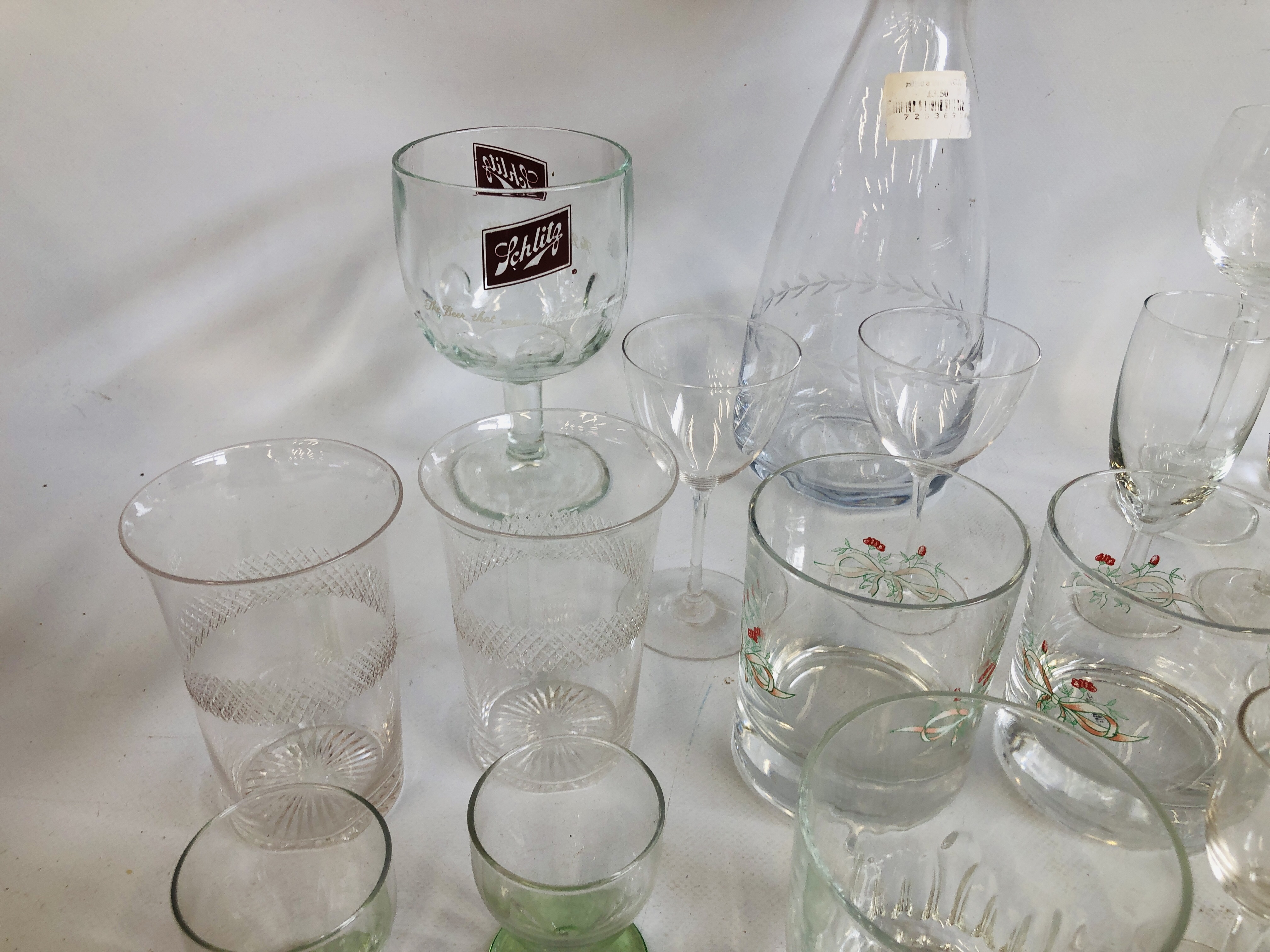 SELECTION OF GLASSWARE TO INCLUDE VINTAGE DRINKING GLASSES ETC ALONG WITH SELECTION OF AYNSLEY, - Image 9 of 32