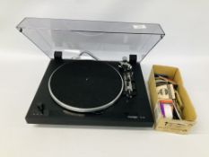 THORENS TD190 TURNTABLE ALONG WITH A BOX OF STYLUS IN ORIGINAL PACKAGING - SOLD AS SEEN.
