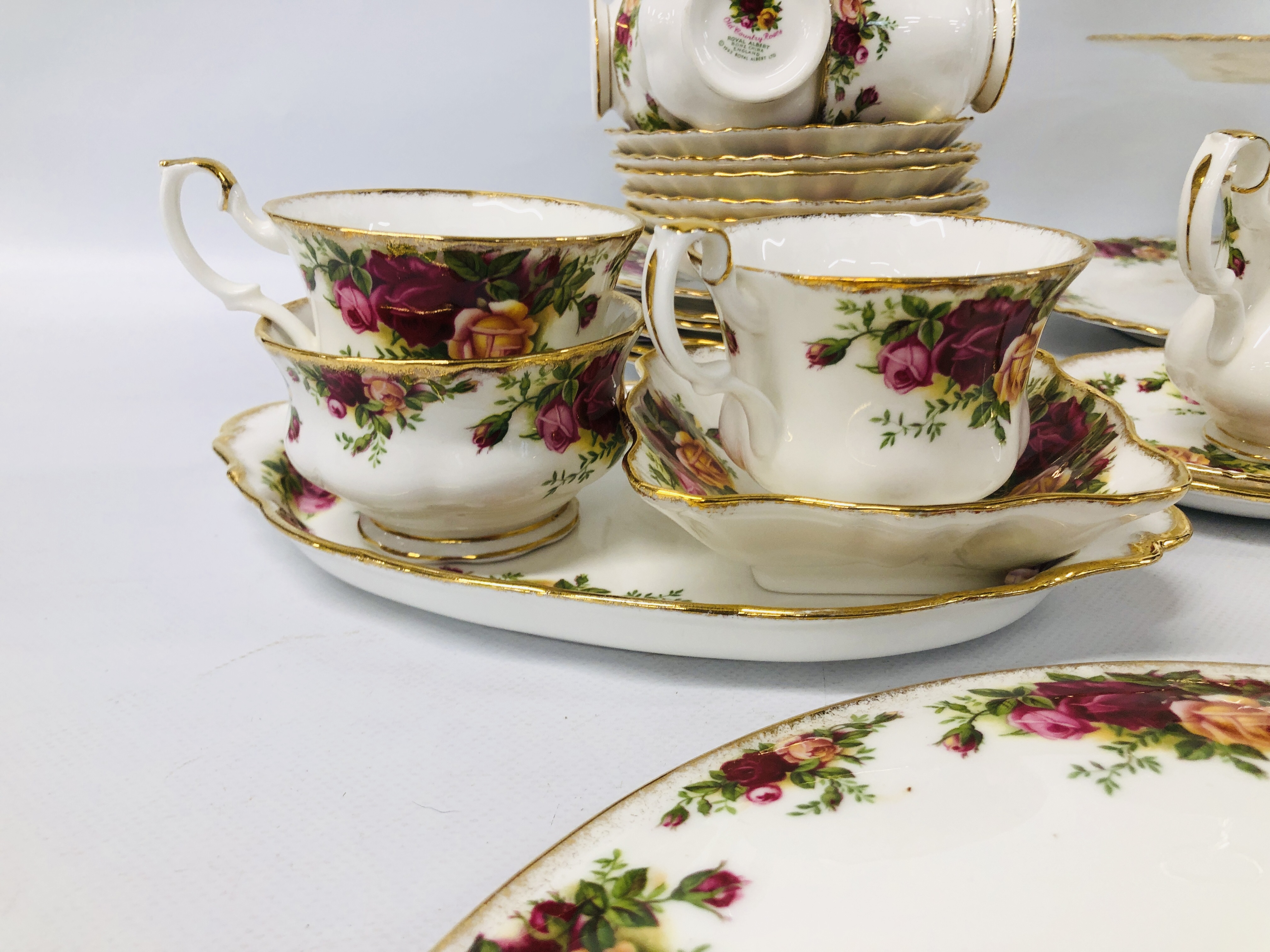 COLLECTION OF ROYAL ALBERT OLD COUNTRY ROSES 27 PIECES TO INCLUDE THREE TIER CAKE STAND, - Image 3 of 10