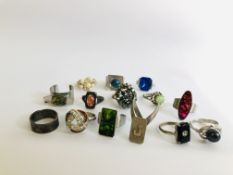 COLLECTION OF APPROX 14 ASSORTED RINGS TO INCLUDE SILVER AND ON MARKED RALPH WESTON ETC.