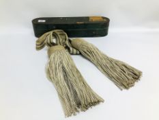 IMPERIAL GERMAN OFFICERS PARADE WAIST SASH "GARDE KÜRASSIER" AND CARDBOARD BOX - WE CANNOT