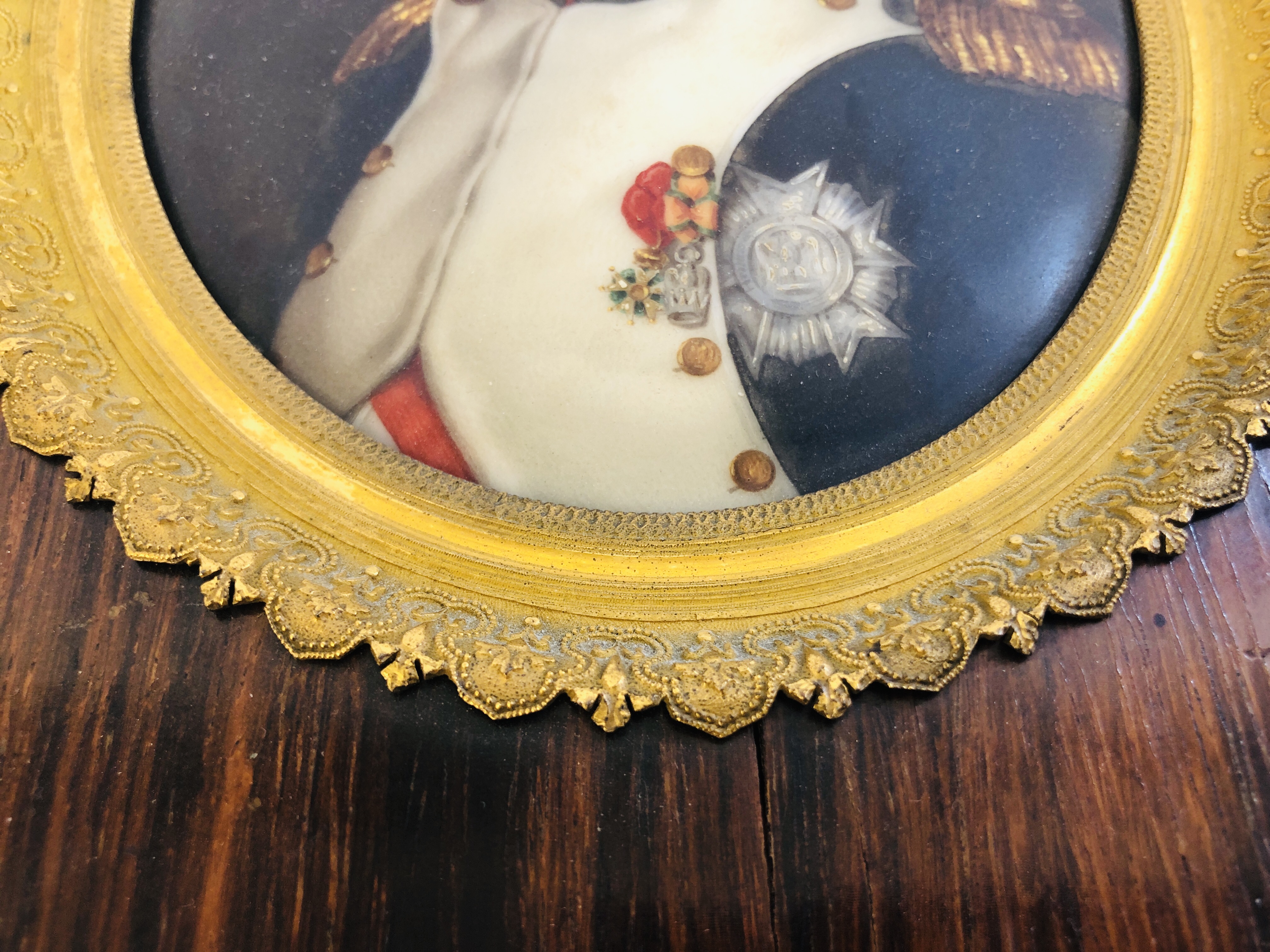 AN OVAL ENAMELLED PLAQUE OF NAPOLEON BY J. - Image 4 of 17