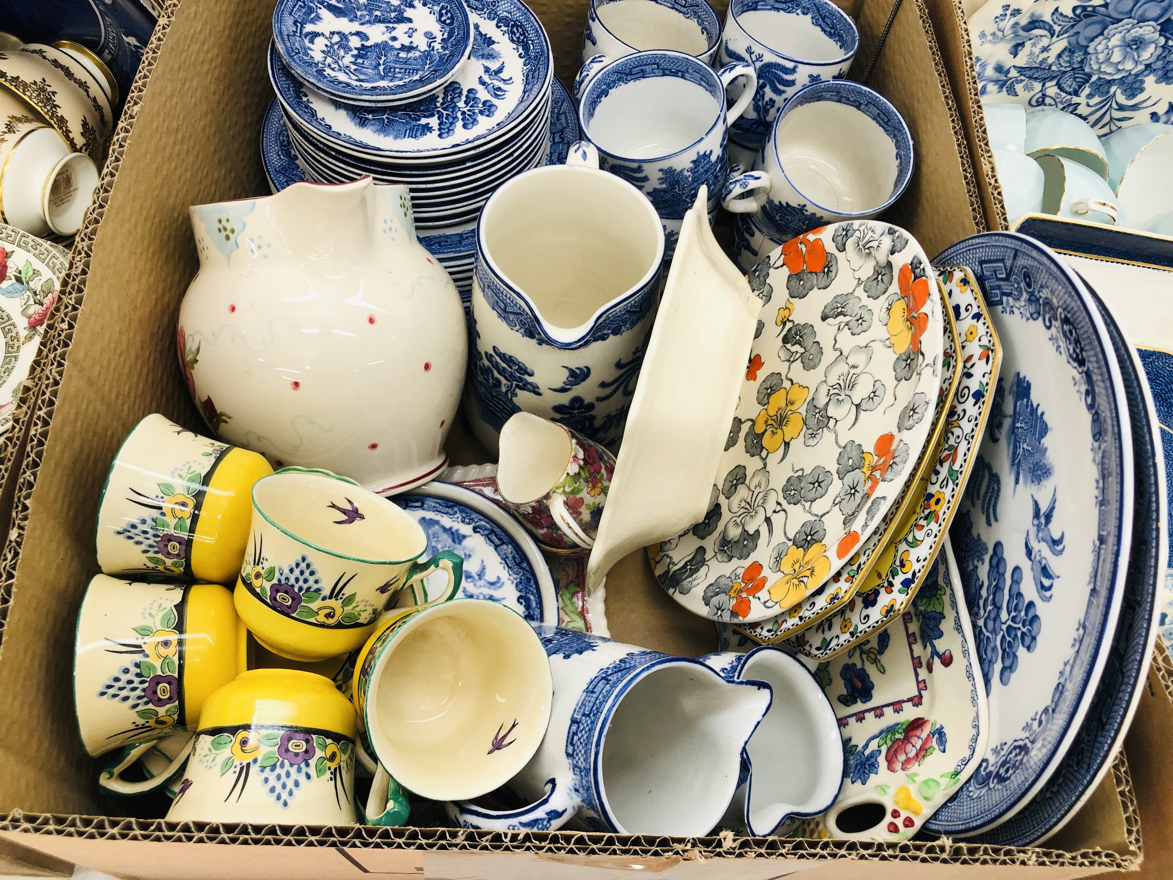 3 X BOXES OF ASSORTED VINTAGE CHINA TO INCLUDE BLUE AND WHITE WILLOW PATTERN, MASONS, - Image 11 of 16