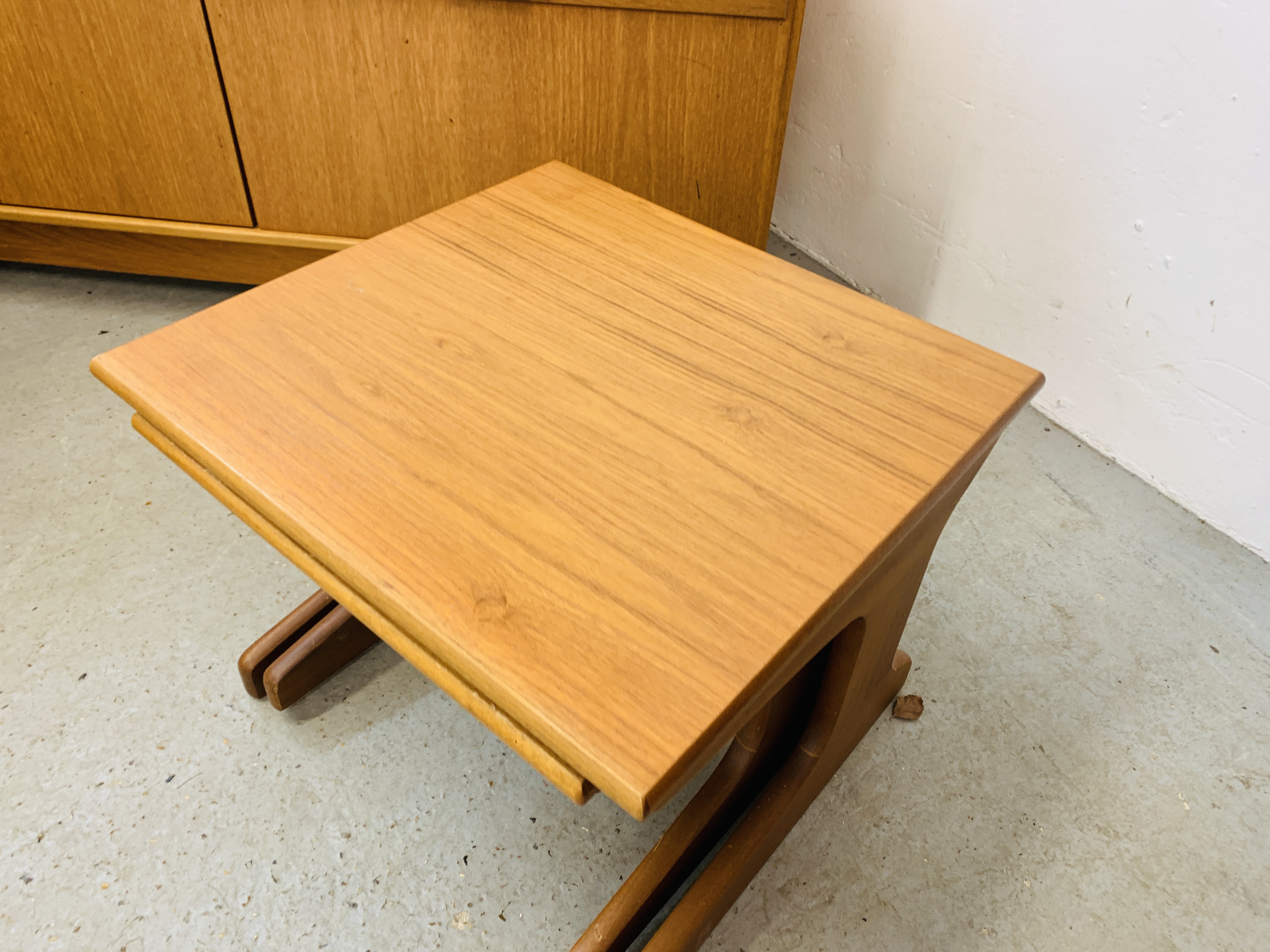 TWO MID CENTURY PORTWOOD FURNITURE LOW LEVEL TEAK FINISH SIDEBOARDS + TWO GRADUATED TEAK FINISH - Image 5 of 11