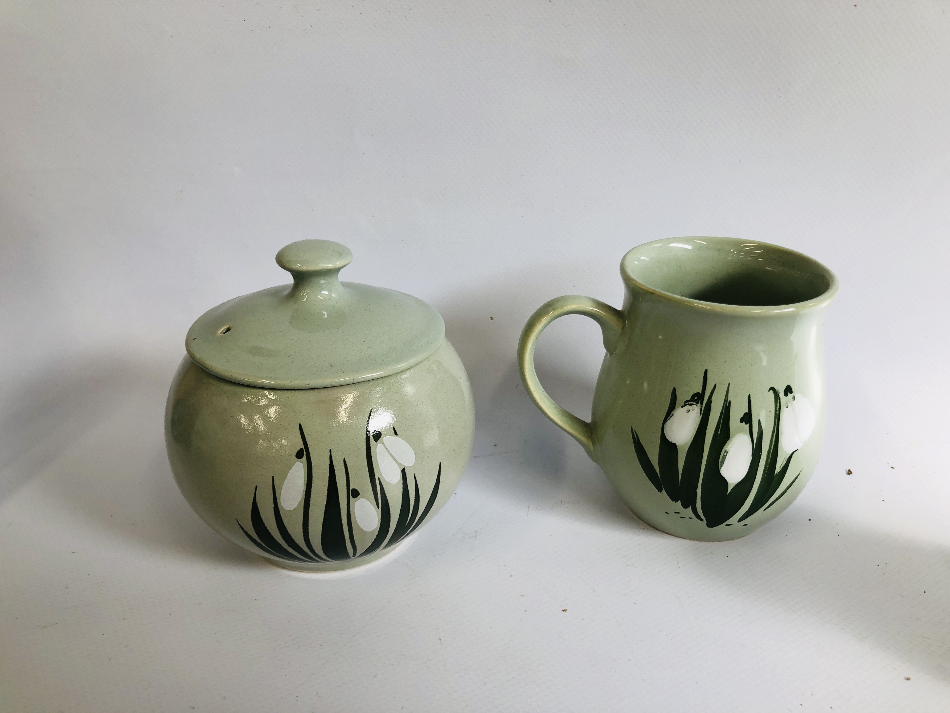 A COLLECTION OF 12 PIECES OF HOLKHAM POTTERY IN THE SNOW DROP DESIGN TO INCLUDE 9 COFFEE MUGS, - Image 3 of 5