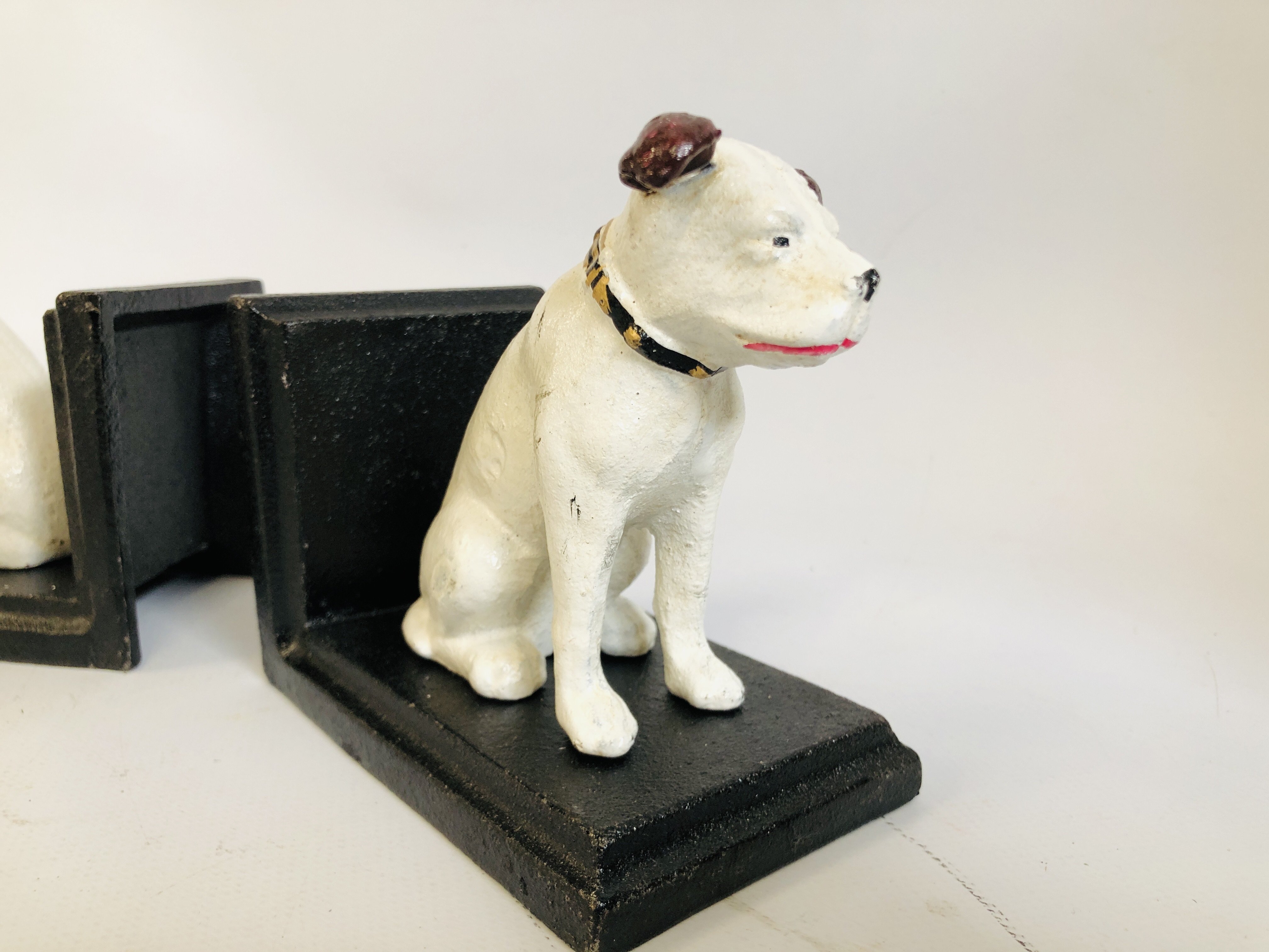 (R) NIPPER DOG BOOKENDS - Image 2 of 2