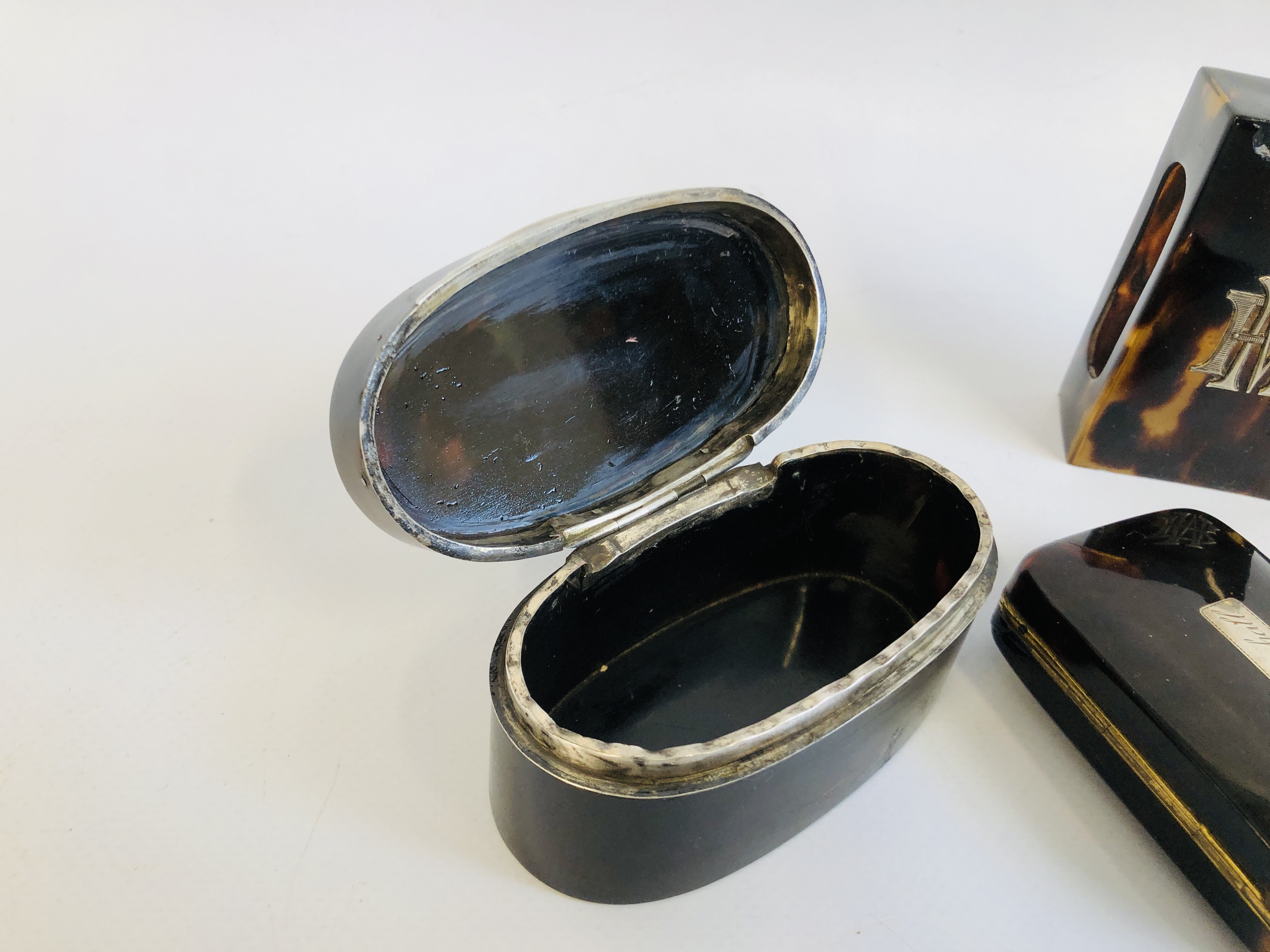 COLLECTION OF VINTAGE TORTOISESHELL TRINKET BOXES (3), - Image 12 of 12