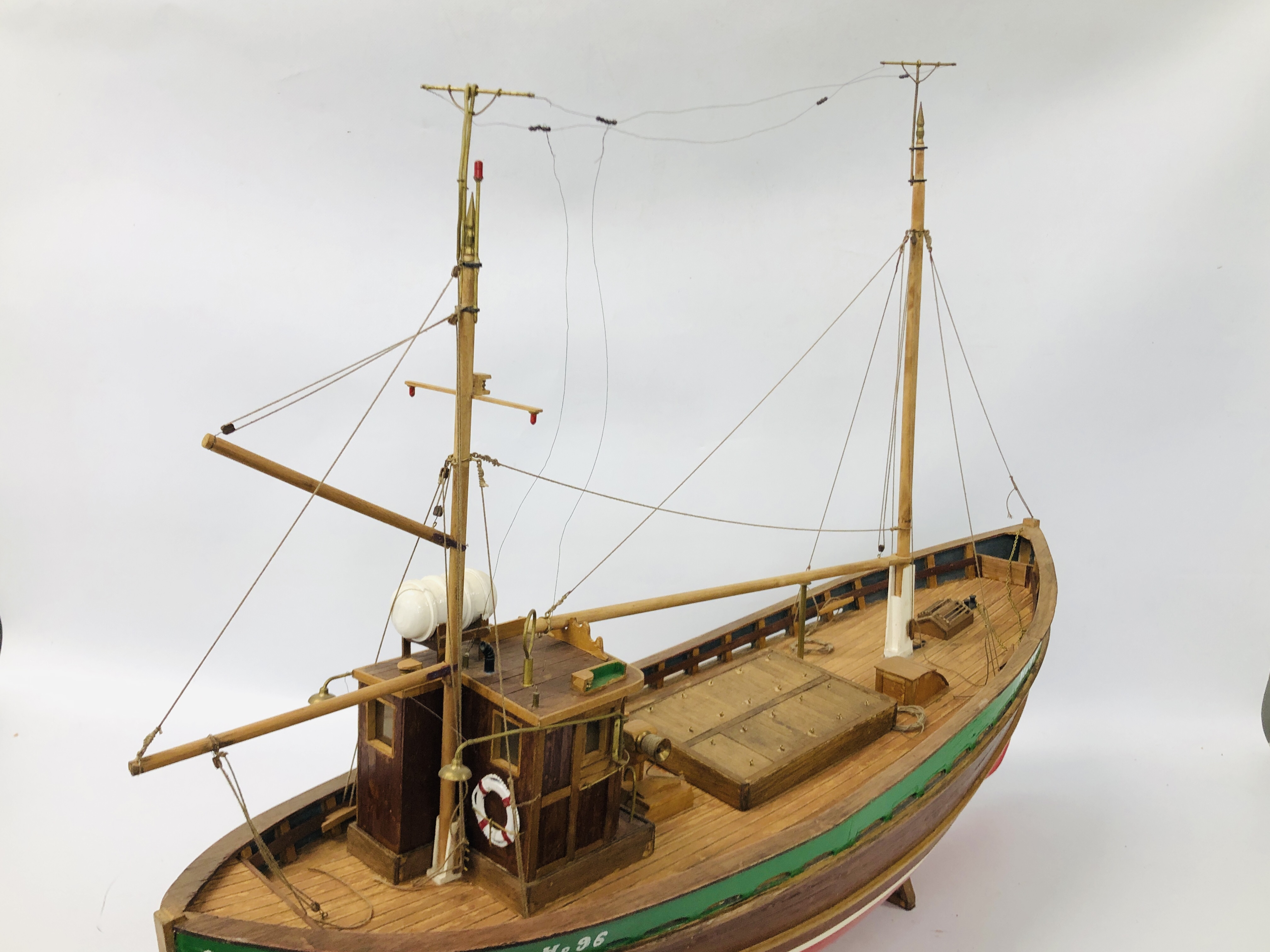 A VINTAGE HAND BUILT WOODEN MODEL OF A FISHING TRAWLER "EILEEN" NO. 96 LENGTH 85CM. HEIGHT 66CM. - Image 10 of 11