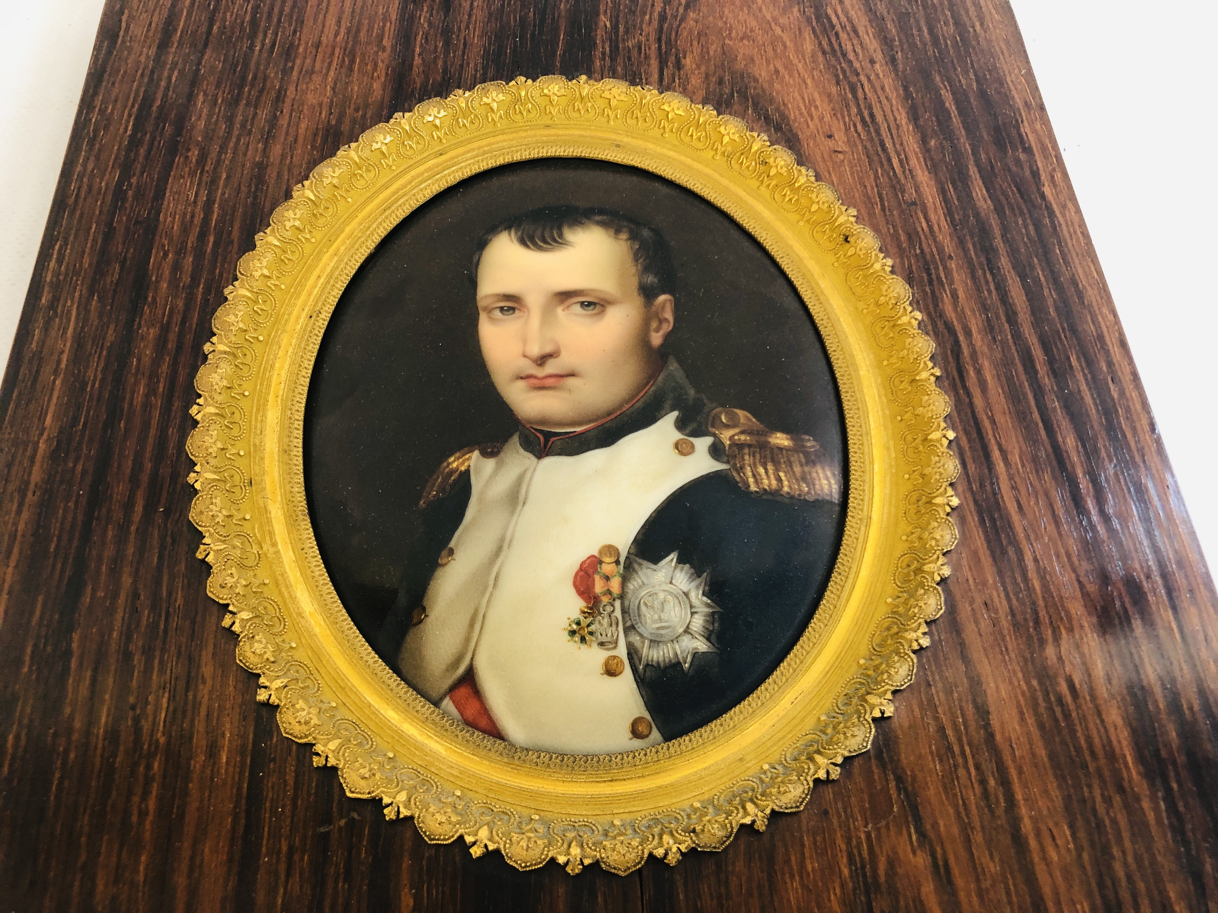 AN OVAL ENAMELLED PLAQUE OF NAPOLEON BY J. - Image 3 of 17