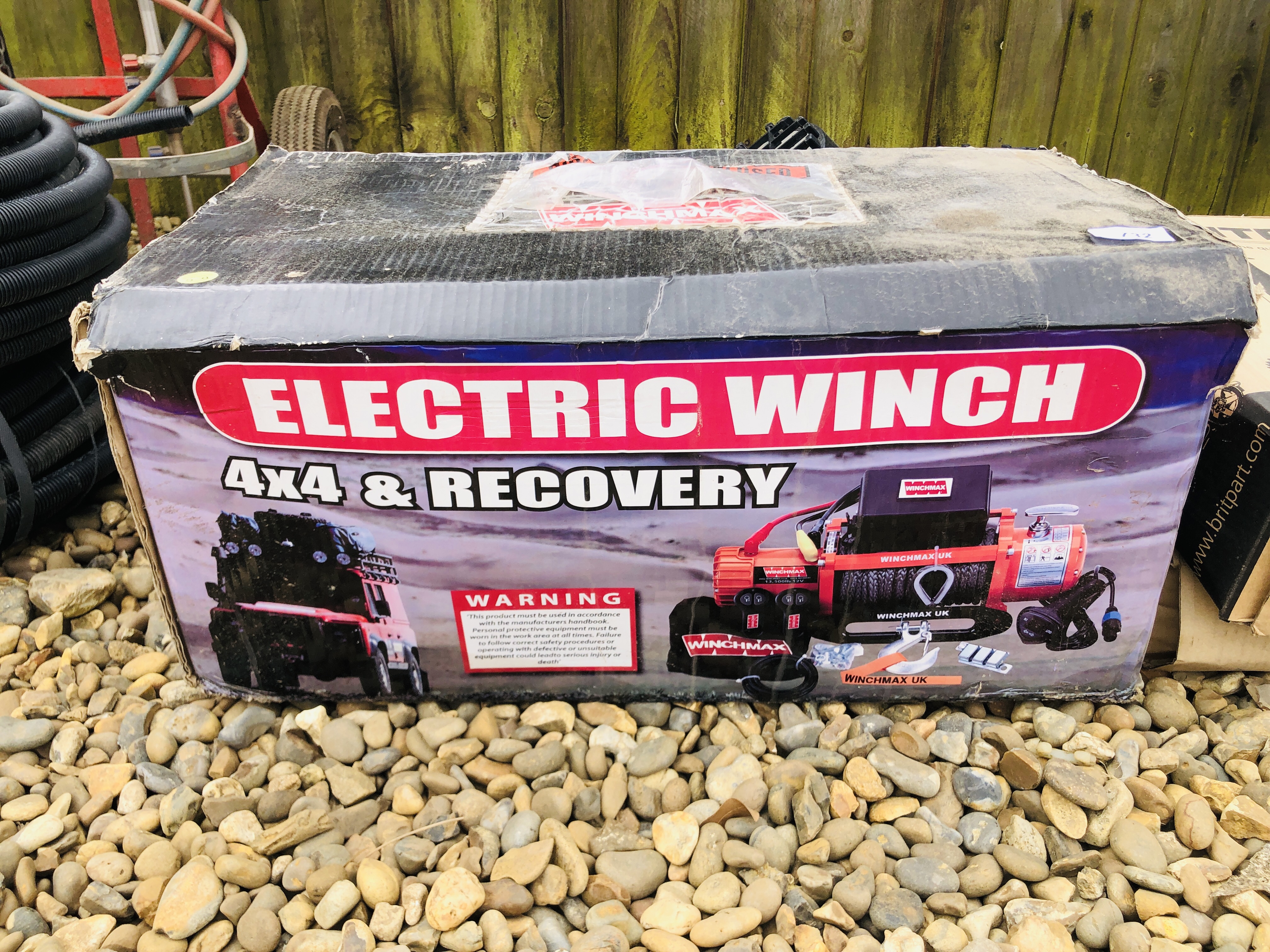 AN ELECTRIC 4 X 4 WINCH USED - A/F CONDITION, BOXED BRITPART LANDROVER SIDE STEP, - Image 4 of 4