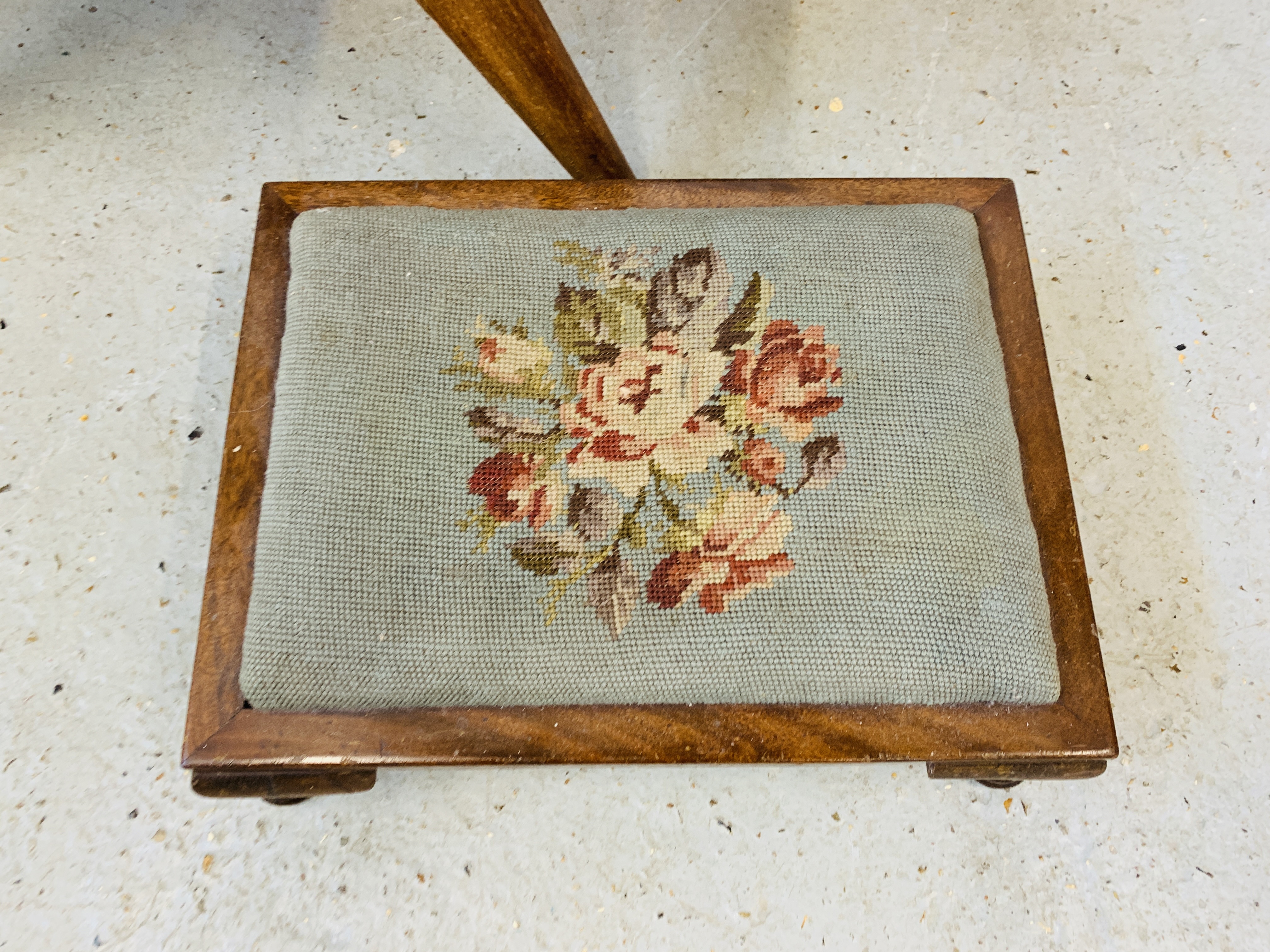 VICTORIAN MAHOGANY TILT TOP OCCASIONAL TABLE, VICTORIAN FOOTSTOOL WITH TAPESTRY CUSHION, - Image 2 of 8