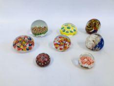 COLLECTION OF 8 ART GLASS PAPERWEIGHTS TO INCLUDE MILEFIORI DESIGN.