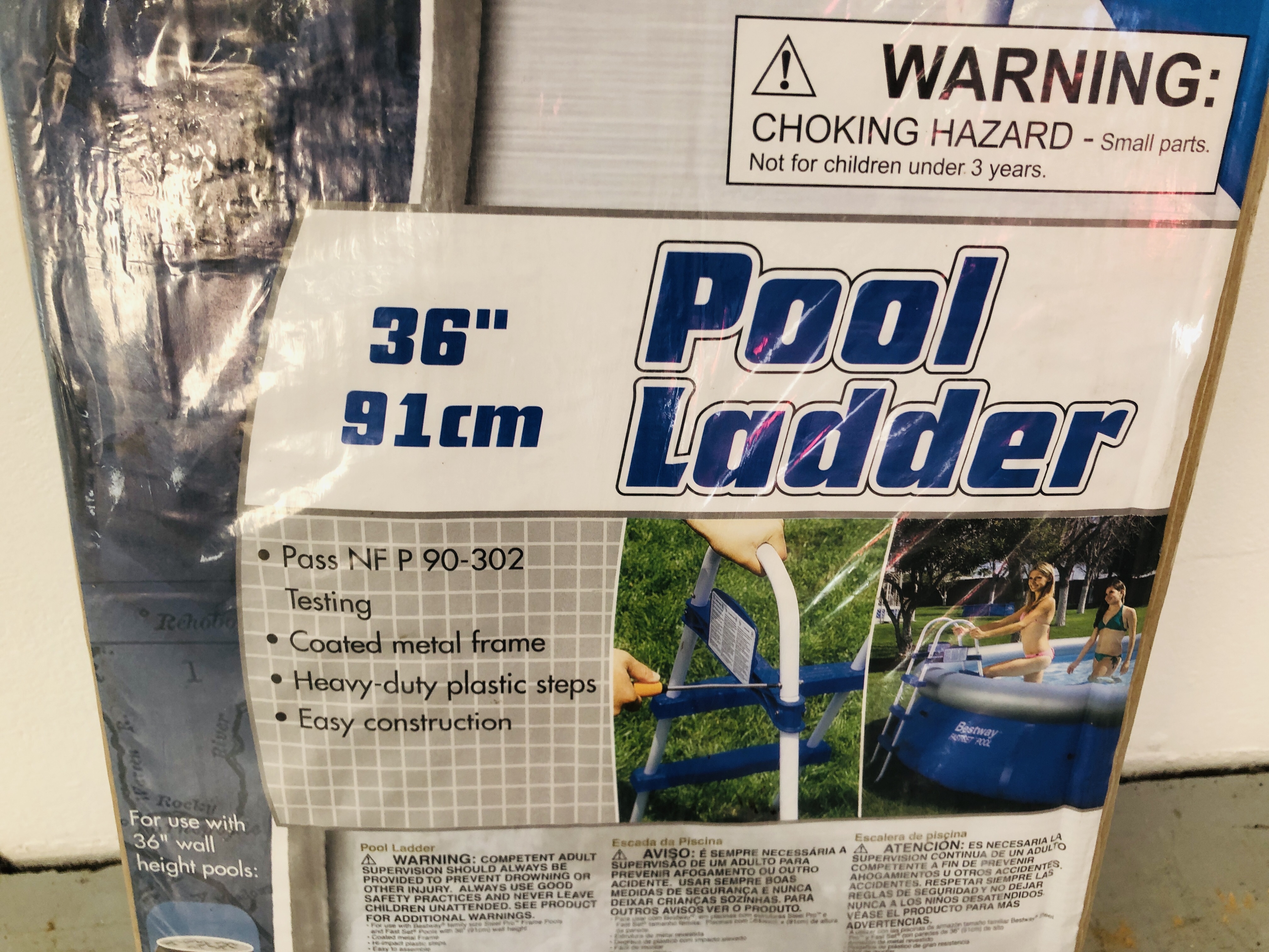 A BOXED 36 INCH SWIMMING POOL LADDER. - Image 2 of 3