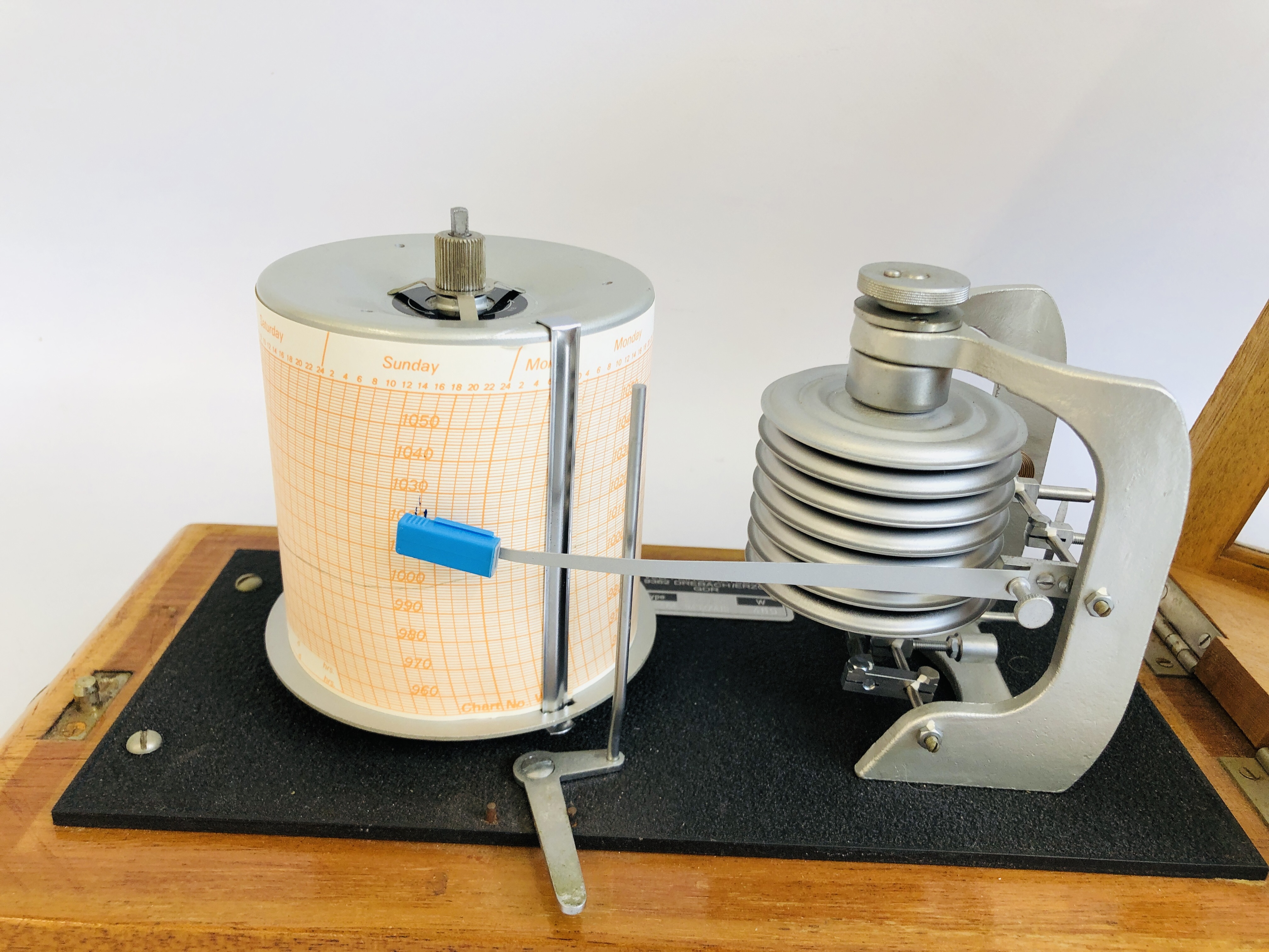 CARL ZEISS JENA MARINE BAROGRAPH IN ORIGINAL CASE. - Image 3 of 7