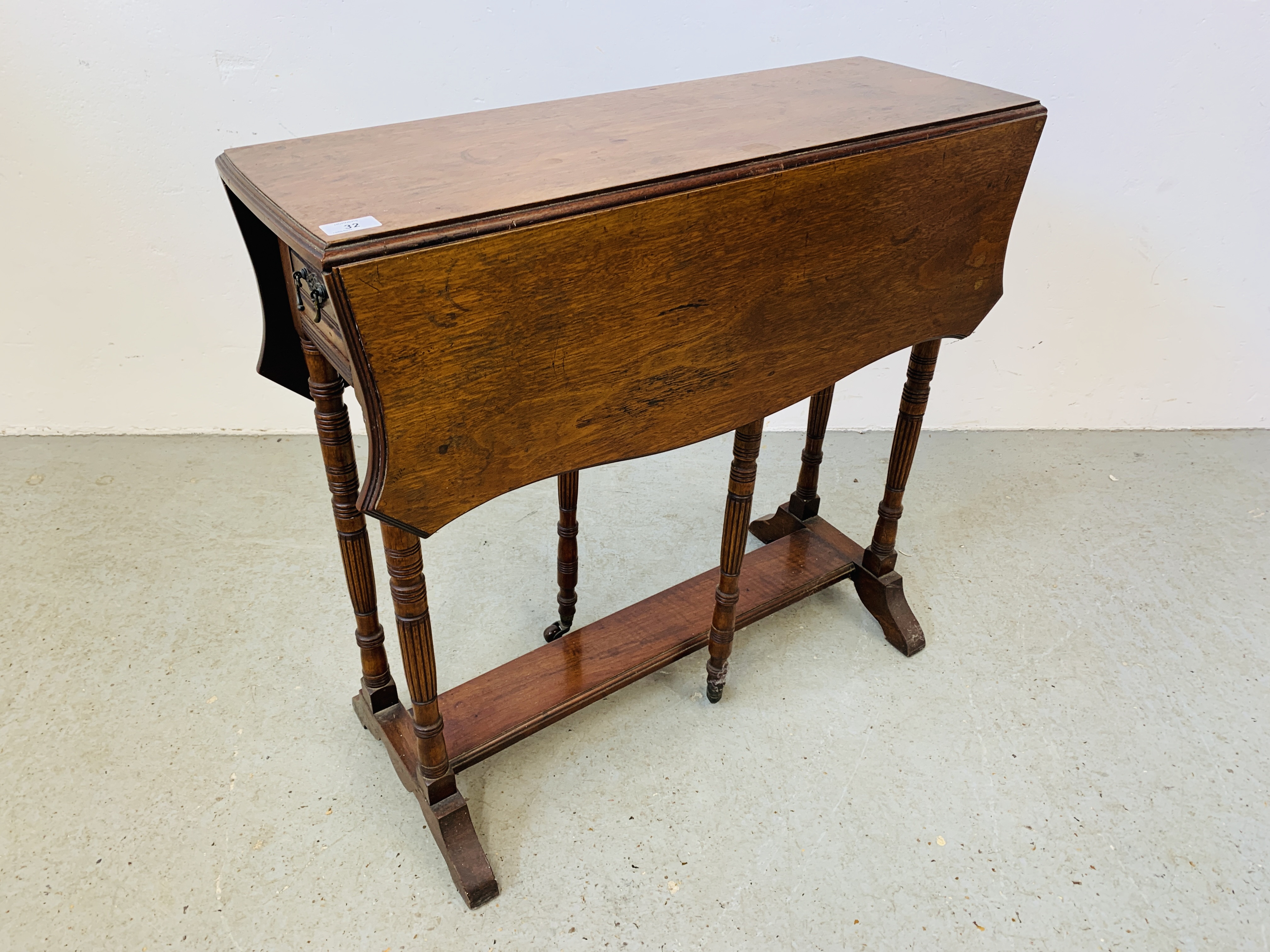 EDWARDIAN MAHOGANY GATELEG OCCASIONAL TABLE WITH SHAPED TOP AND DRAWERS TO END (EXTENDED 77CM &