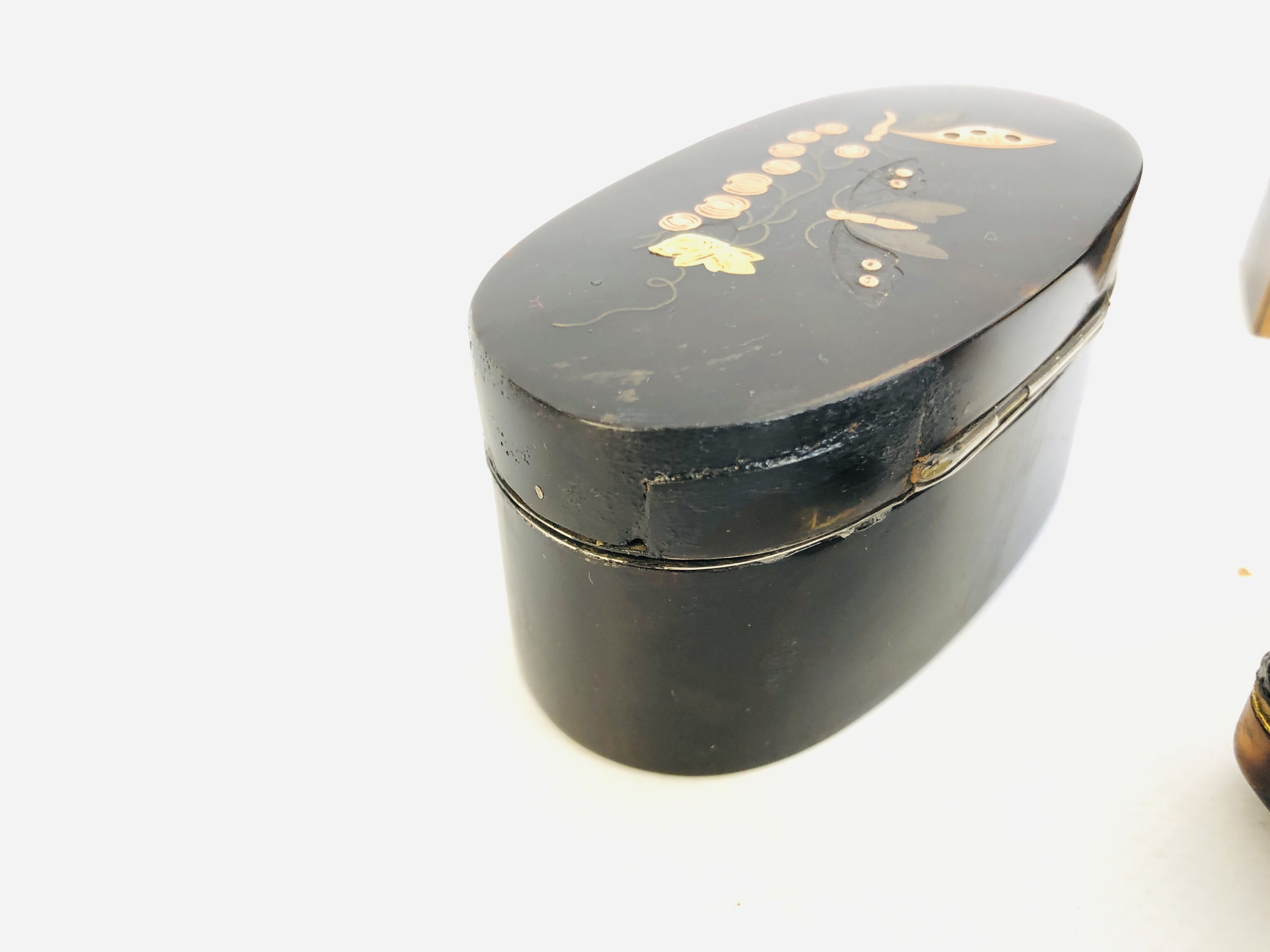 COLLECTION OF VINTAGE TORTOISESHELL TRINKET BOXES (3), - Image 7 of 12