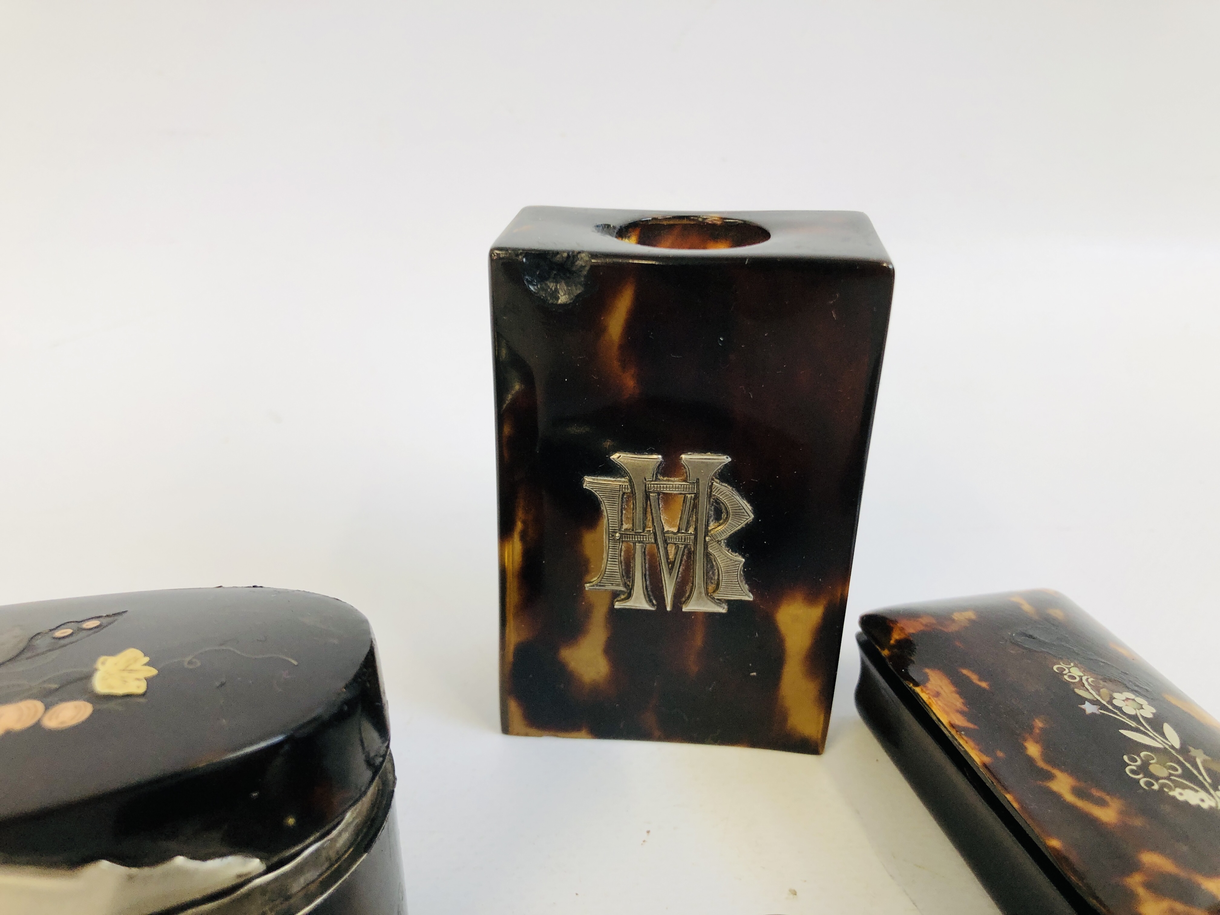 COLLECTION OF VINTAGE TORTOISESHELL TRINKET BOXES (3), - Image 4 of 12