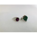 2 X DESIGNER SILVER RINGS, GREEN STONES IN A LOZENGE DESIGN AND CLAW SET DEEP PINK STONE.