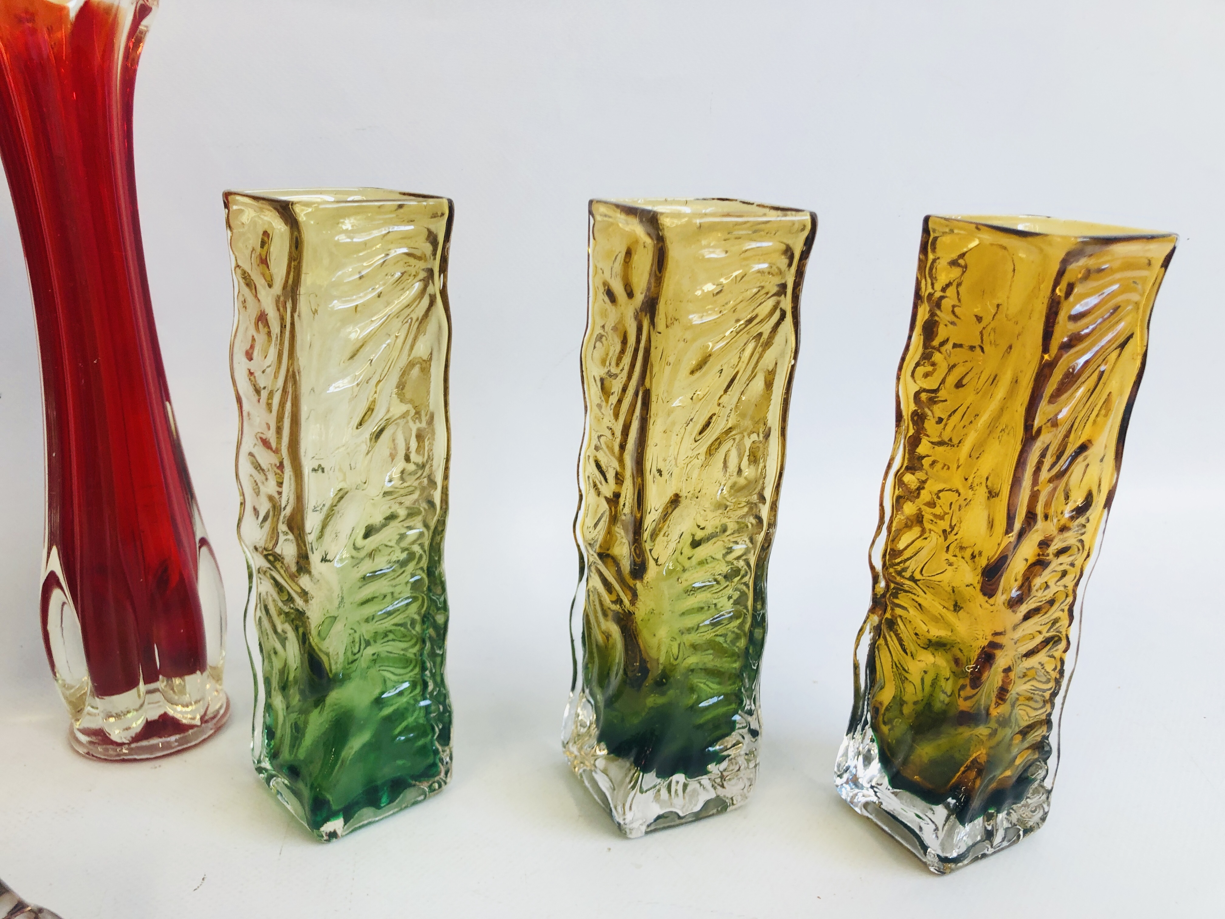 COLLECTION OF ART GLASS TO INCLUDE 3 TAGIMA STYLE VASES - Image 5 of 7