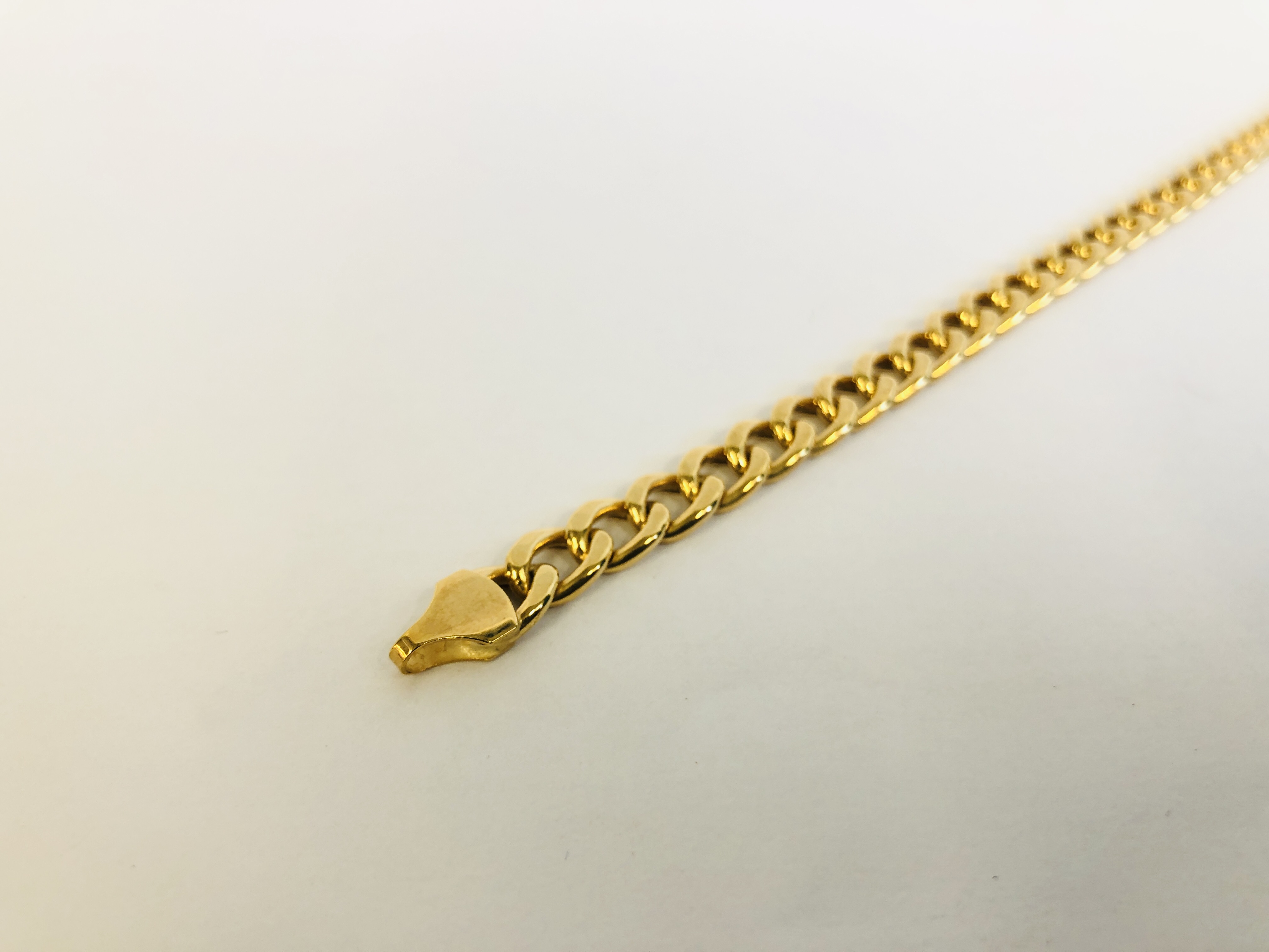 A 9CT GOLD BRACELET. - Image 2 of 7