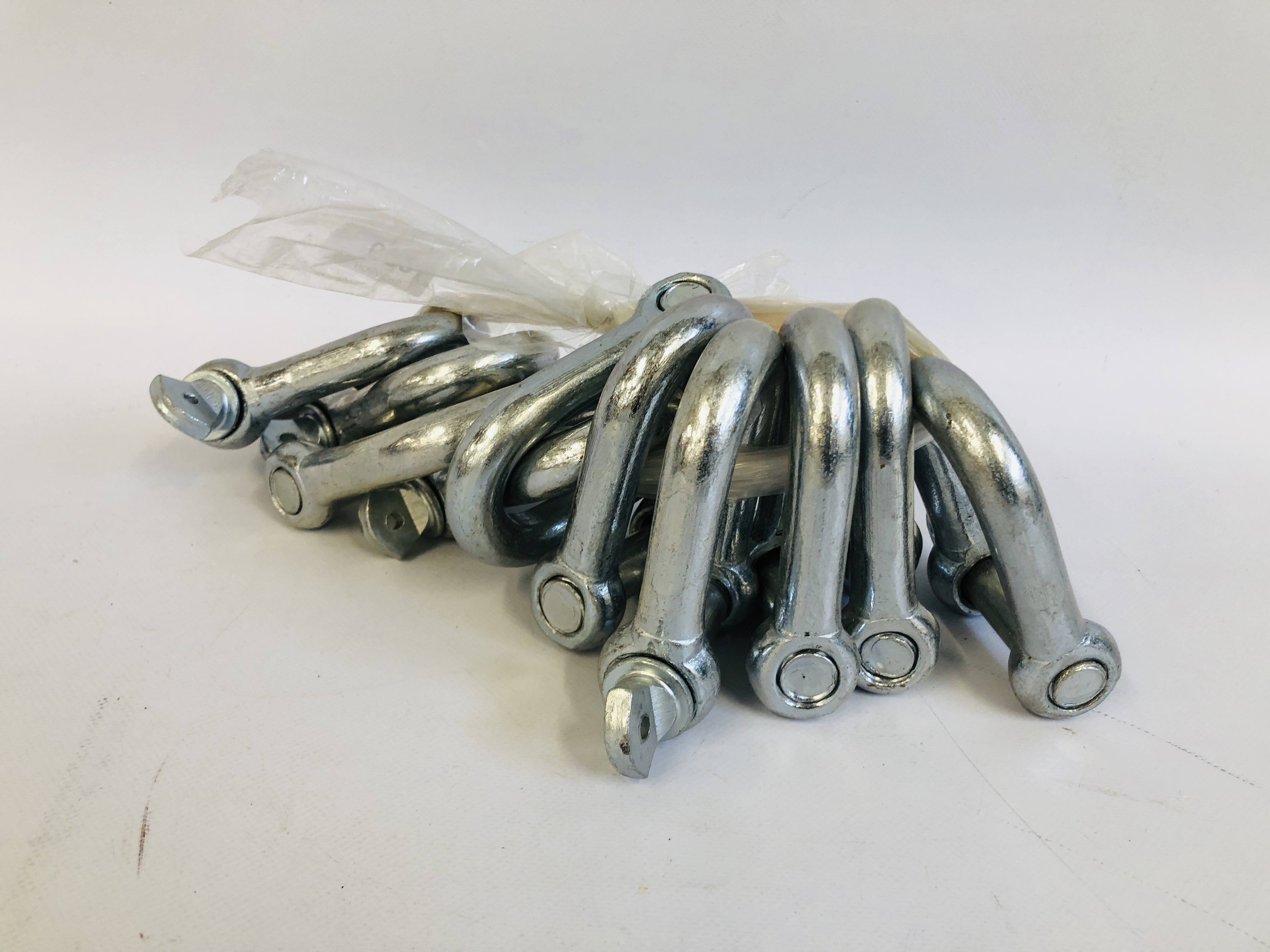 8 X 20MM SHACKLES