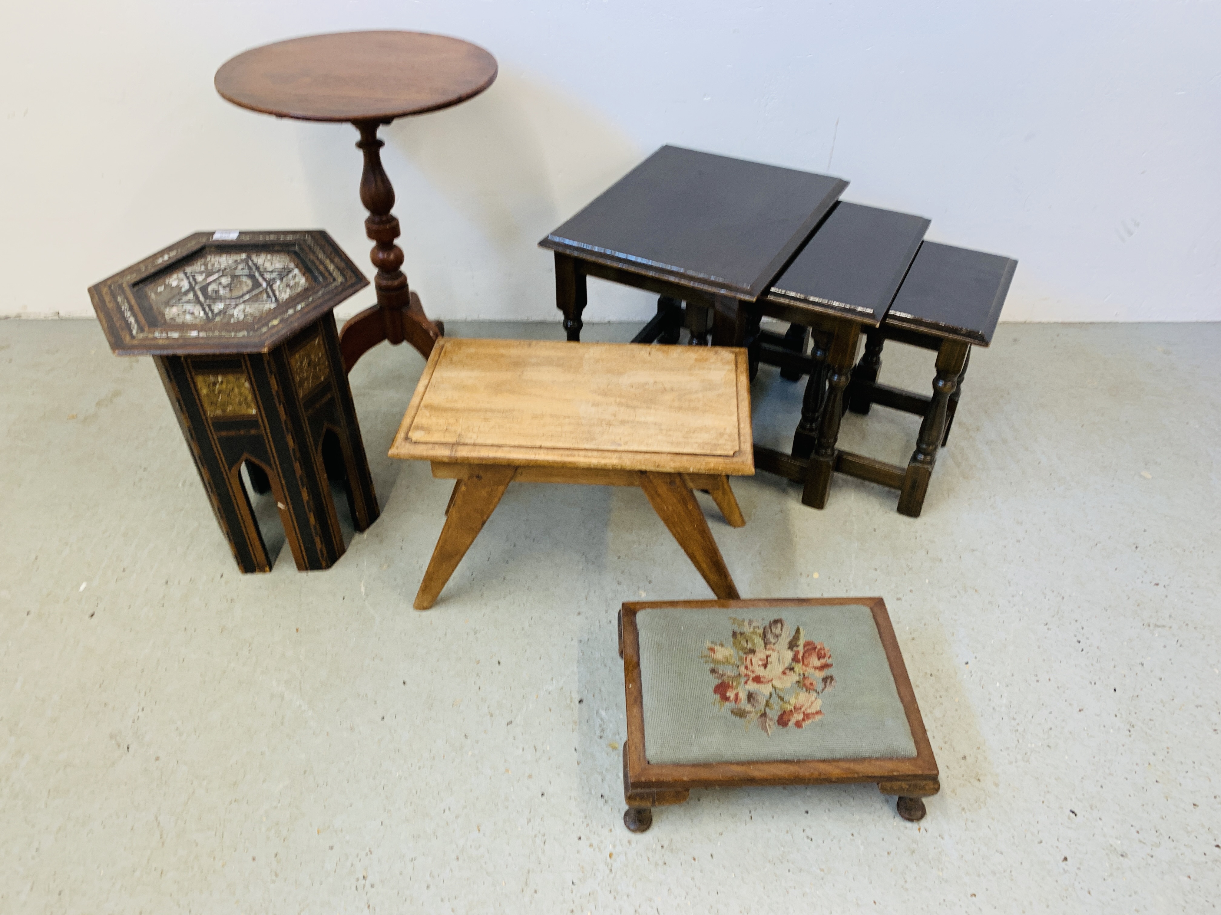 VICTORIAN MAHOGANY TILT TOP OCCASIONAL TABLE, VICTORIAN FOOTSTOOL WITH TAPESTRY CUSHION,