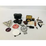 BOX OF COLLECTIBLES TO INCLUDE VINTAGE CAR BADGES, RONSON LIGHTER, MINIATURE CANNON, POCKET KNIVES,