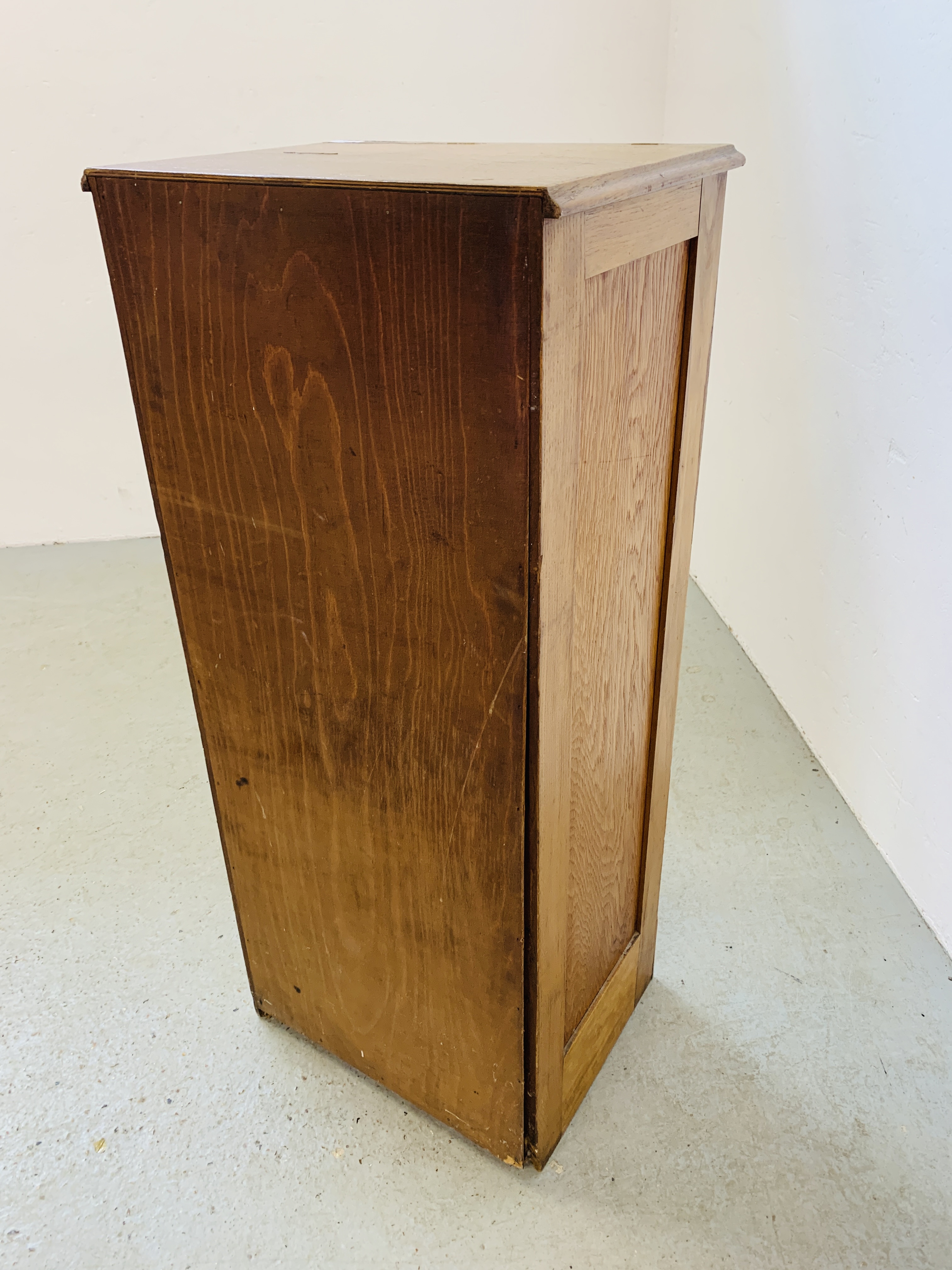 A VINTAGE HARDWOOD TAMBOUR FRONT MULTI DRAWER FILING CABINET W 48CM, D 36CM, H 111CM. - Image 13 of 13