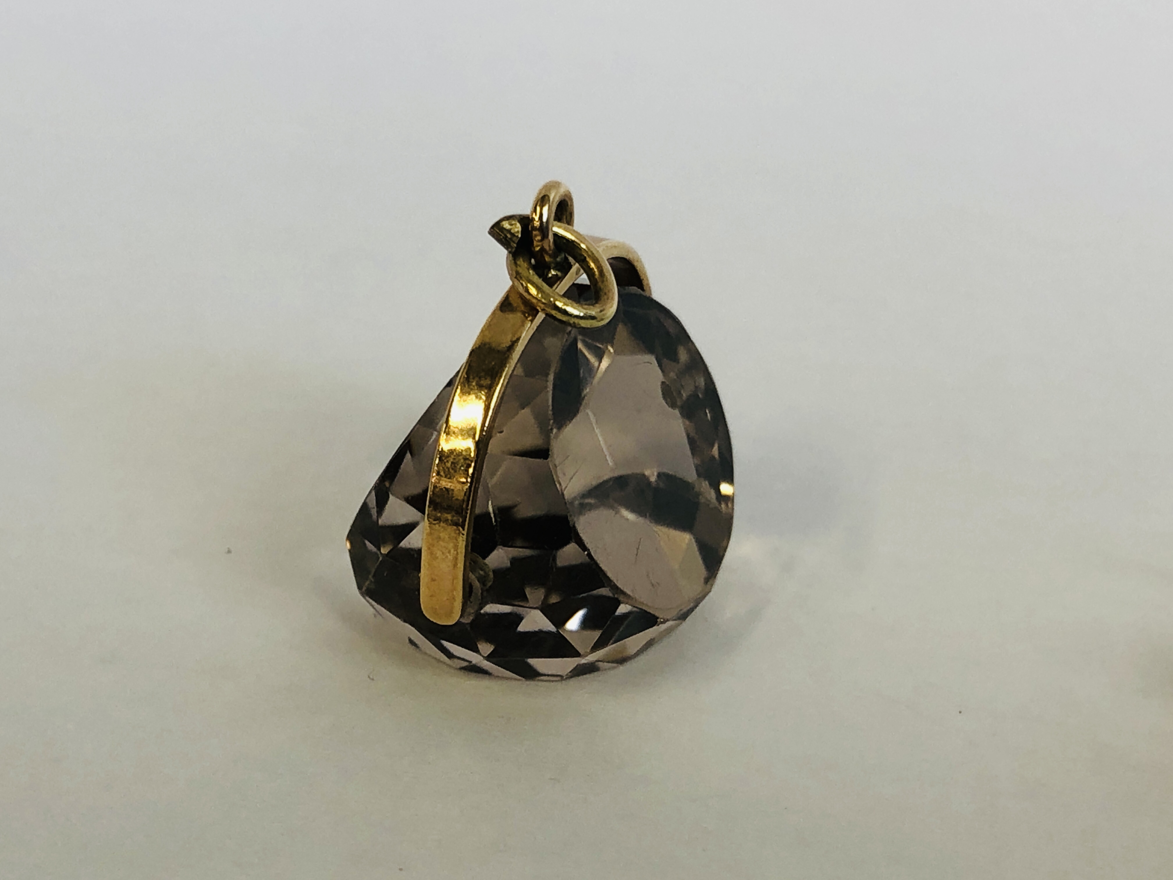 A 9CT GOLD STUD TIE PIN, A YELLOW METAL SMOKY QUARTZ FOB (SUSPENSION LOOP A/F). - Image 6 of 7