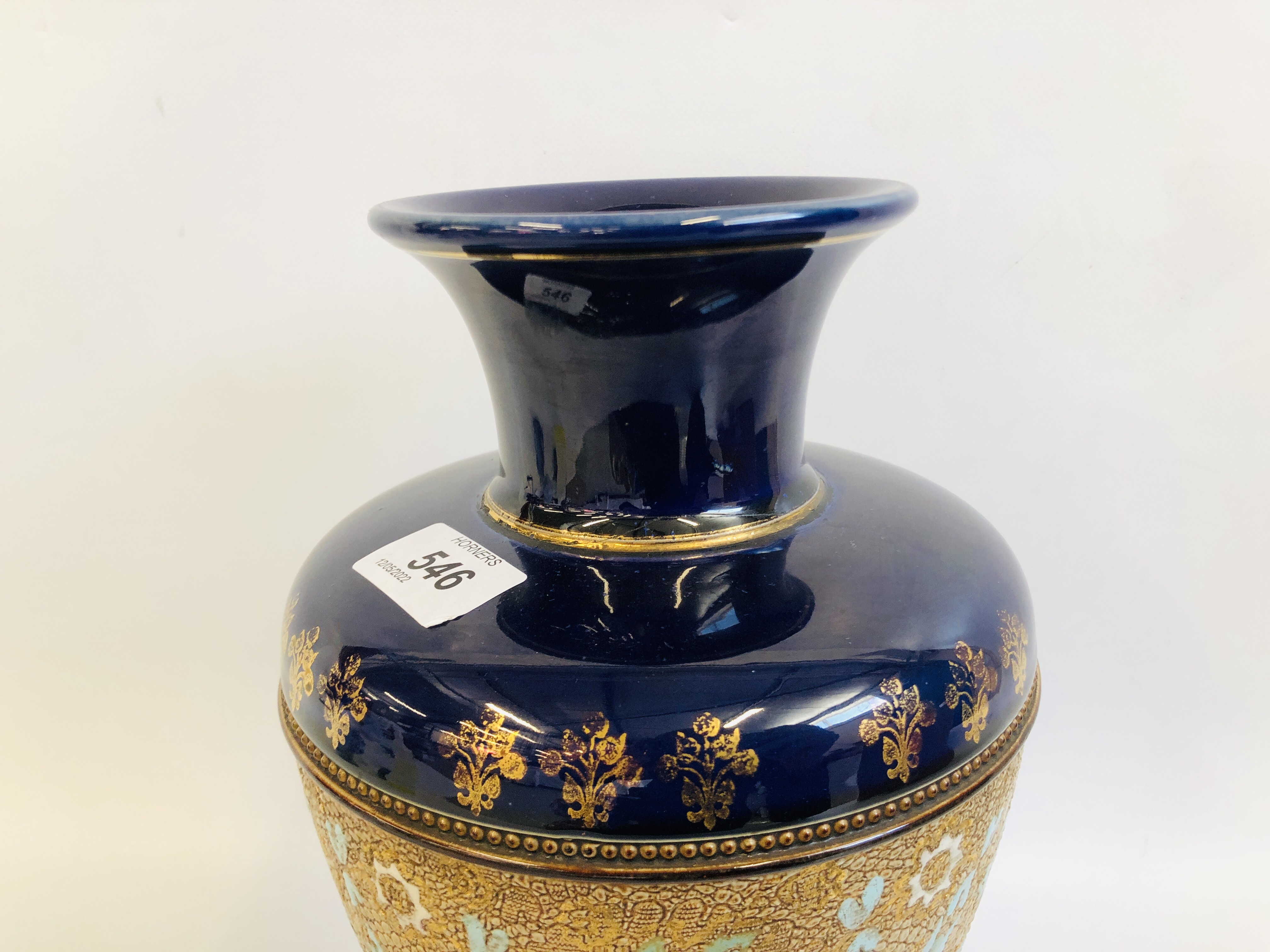 DOULTON LAMBETH VASE BEARING MAKERS NO. X 5561 RG + WEDGWOOD STYLE LIDDED JAR. - Image 5 of 14