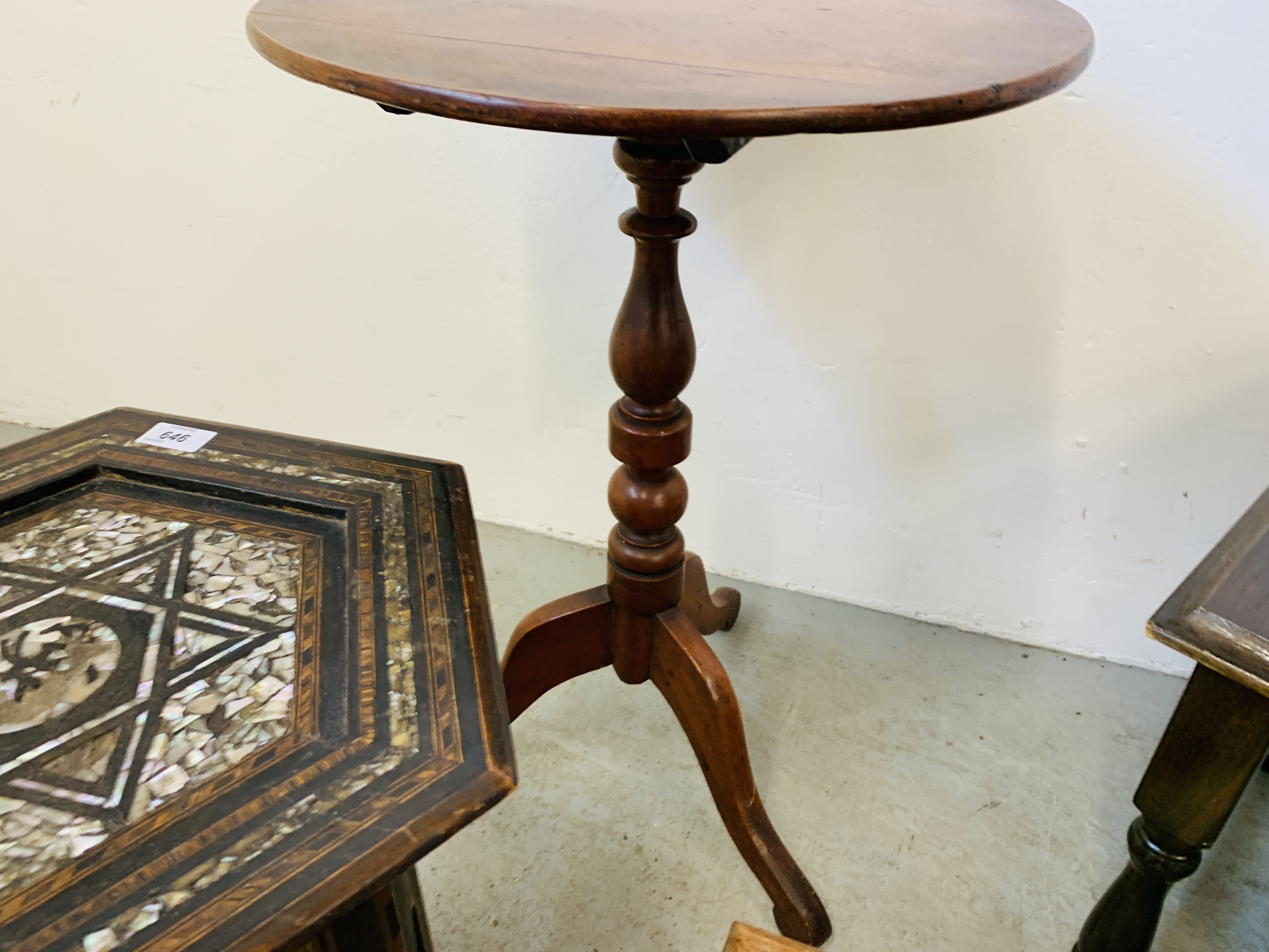 VICTORIAN MAHOGANY TILT TOP OCCASIONAL TABLE, VICTORIAN FOOTSTOOL WITH TAPESTRY CUSHION, - Image 7 of 8