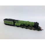 HORNBY 00 GAUGE FLYING SCOTSMAN LOCOMOTIVE AND TENDER