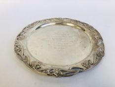 SILVER SALVER PEARCE BORDER AND ENGRAVED WILLIAM HUTTON AND SON SHEFFIELD 1905 (690gm).