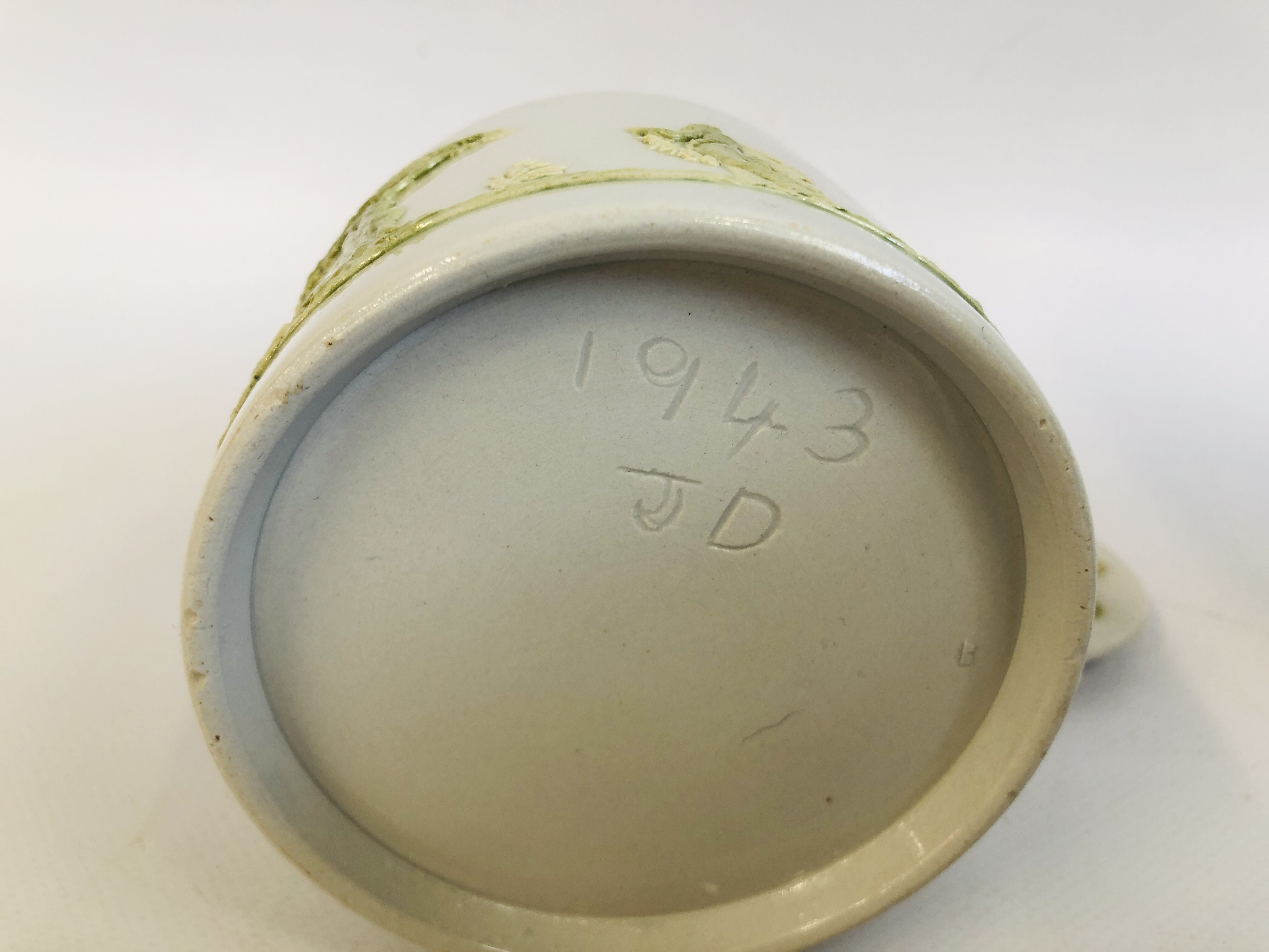DOULTON LAMBETH VASE BEARING MAKERS NO. X 5561 RG + WEDGWOOD STYLE LIDDED JAR. - Image 13 of 14