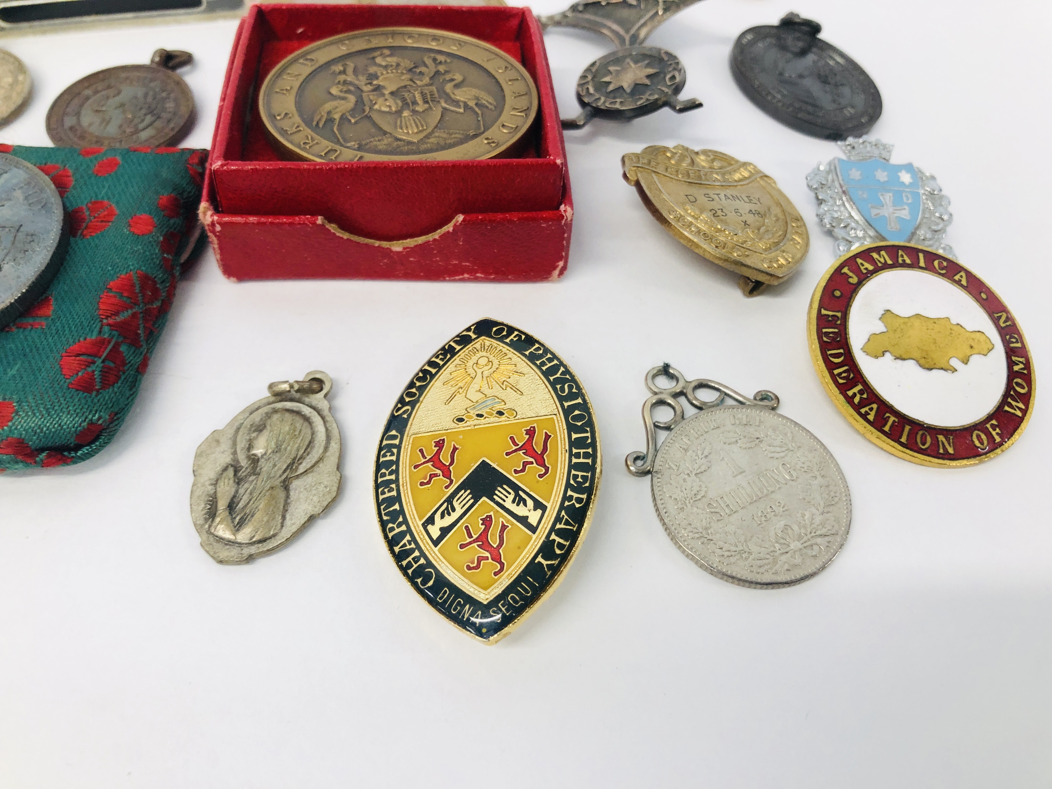 COLLECTION OF COINS AND MEDALS TO INCLUDE A SILVER 1887 DOUBLE FLORIN ETC. - Image 2 of 12