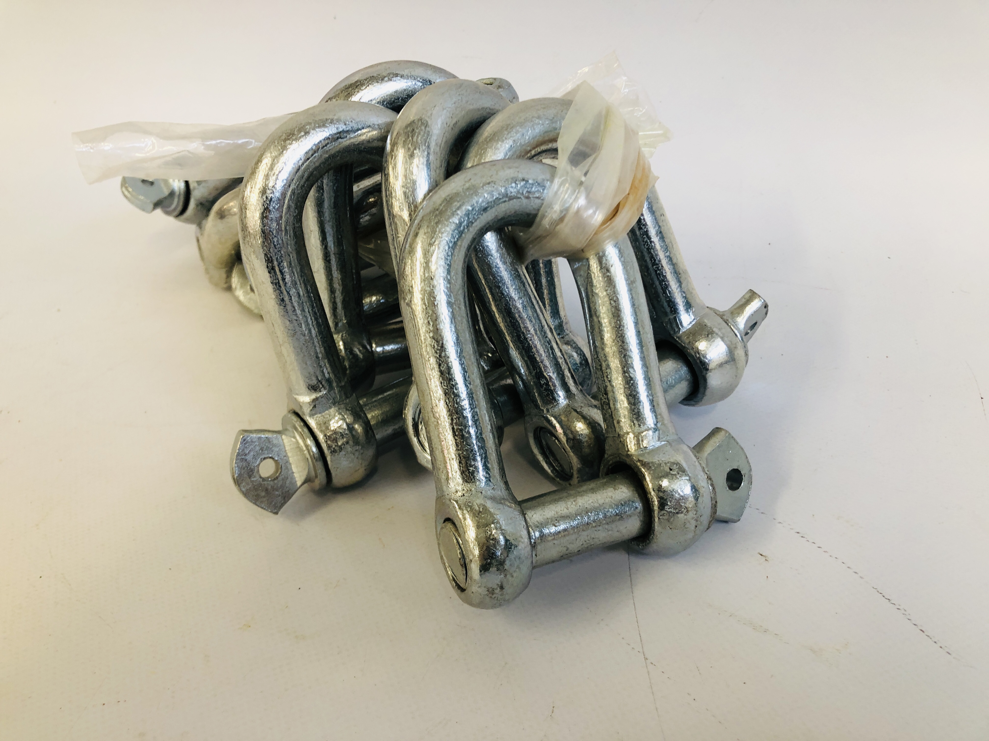 8 X 20MM SHACKLES - Image 2 of 2