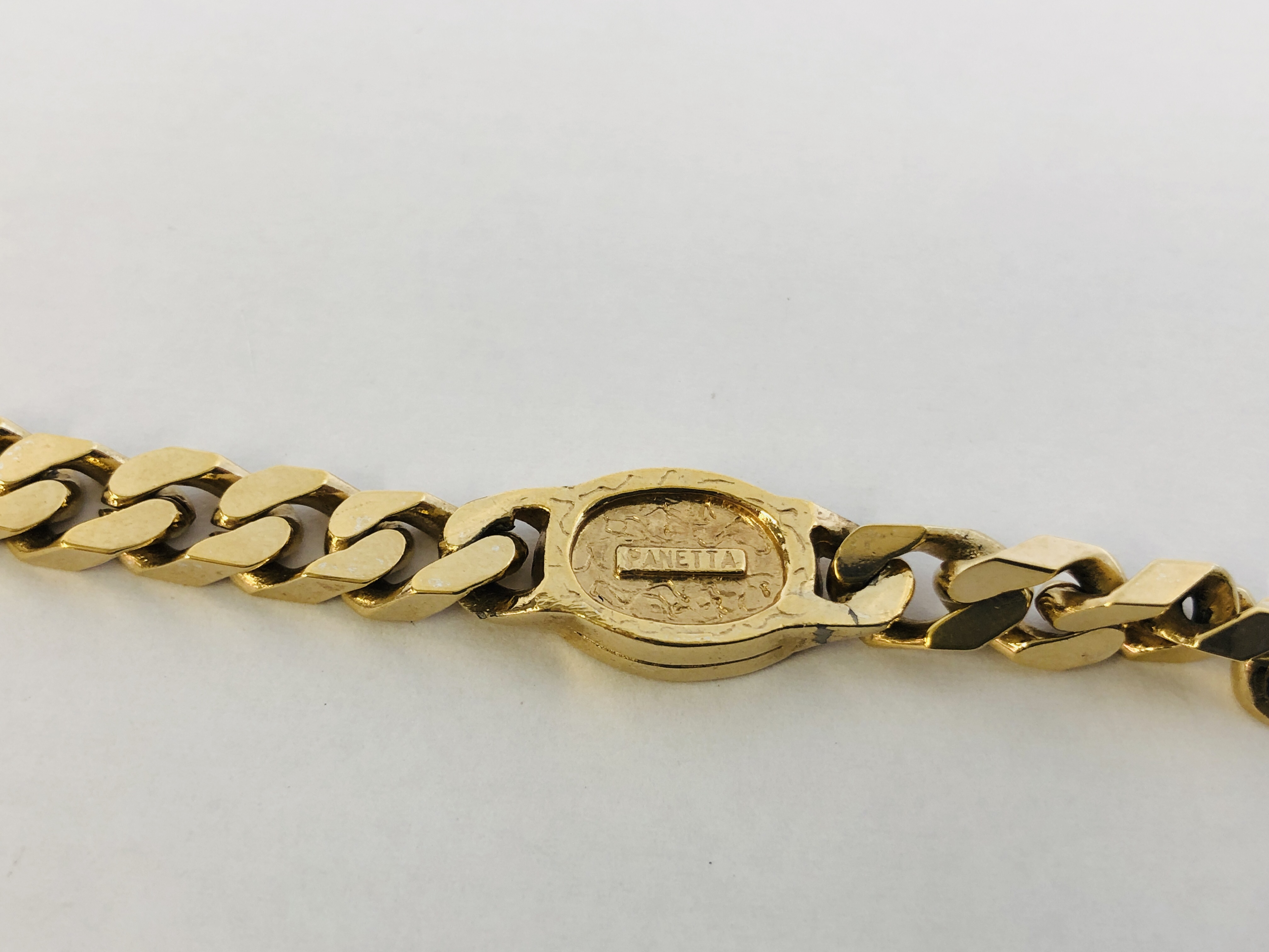 A GOLD TONE COSTUME BRACELET MARKED "PANETTA" ALONG WITH AN UNMARKED ROPE TWIST NECKLACE. - Image 11 of 13