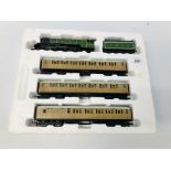 HORNBY 00 GAUGE FLYING SCOTSMAN 4472 LOCOMOTIVE AND TENDER ALONG WITH THREE LNER CARRIAGES