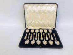 CASED SET OF 12 SILVER DESSERT SPOONS JACKSON AND FULLERTON LONDON 1965 (approx 400gm).