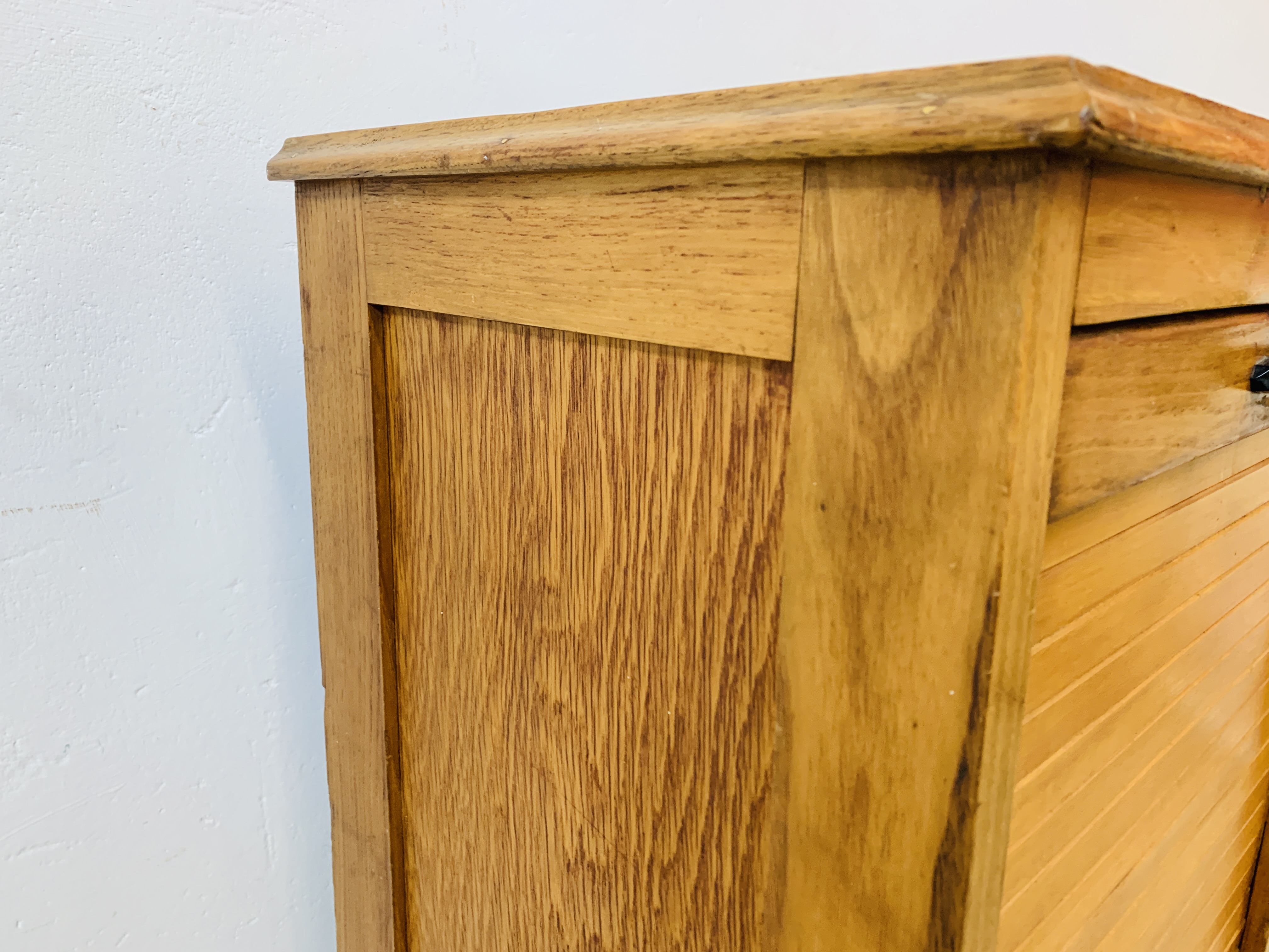 A VINTAGE HARDWOOD TAMBOUR FRONT MULTI DRAWER FILING CABINET W 48CM, D 36CM, H 111CM. - Image 5 of 13