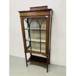 AN EDWARDIAN MAHOGANY GLAZED DISPLAY CABINET W 65CM, D 33CM, H 153CM.