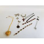 COLLECTION OF ASSORTED QUALITY COSTUME JEWELLERY TO INCLUDE A DESIGNER SILVER NECKLACE OF
