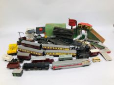 COLLECTION OF TRIANG 00 GAUGE LOCOMOTIVES, CARRIAGES, ROLLING STOCK, TRACK, ETC.