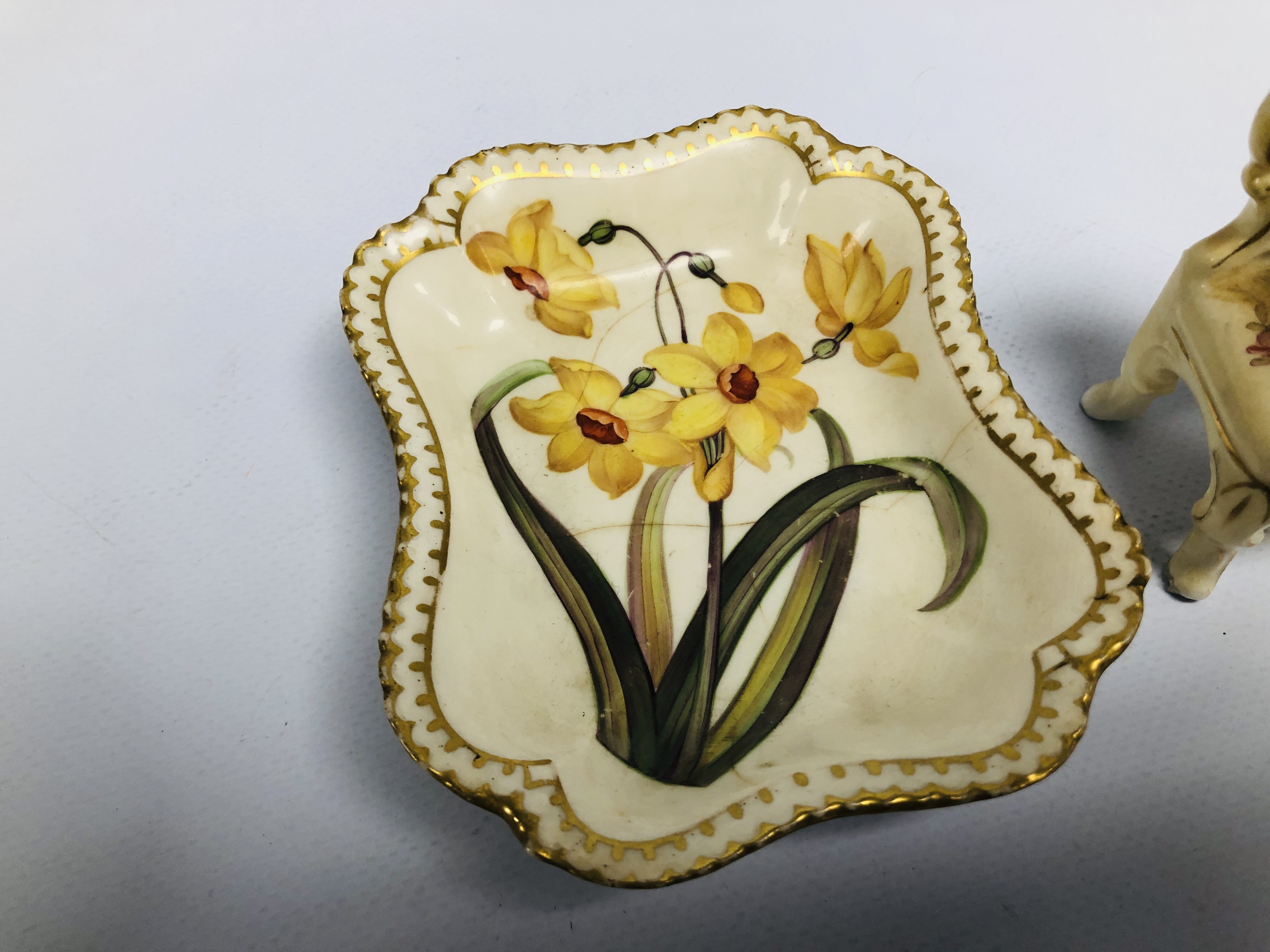 A C19th DISH DECORATED WITH DAFFODIL'S, PERHAPS DERBY, 12CM, - Image 7 of 12