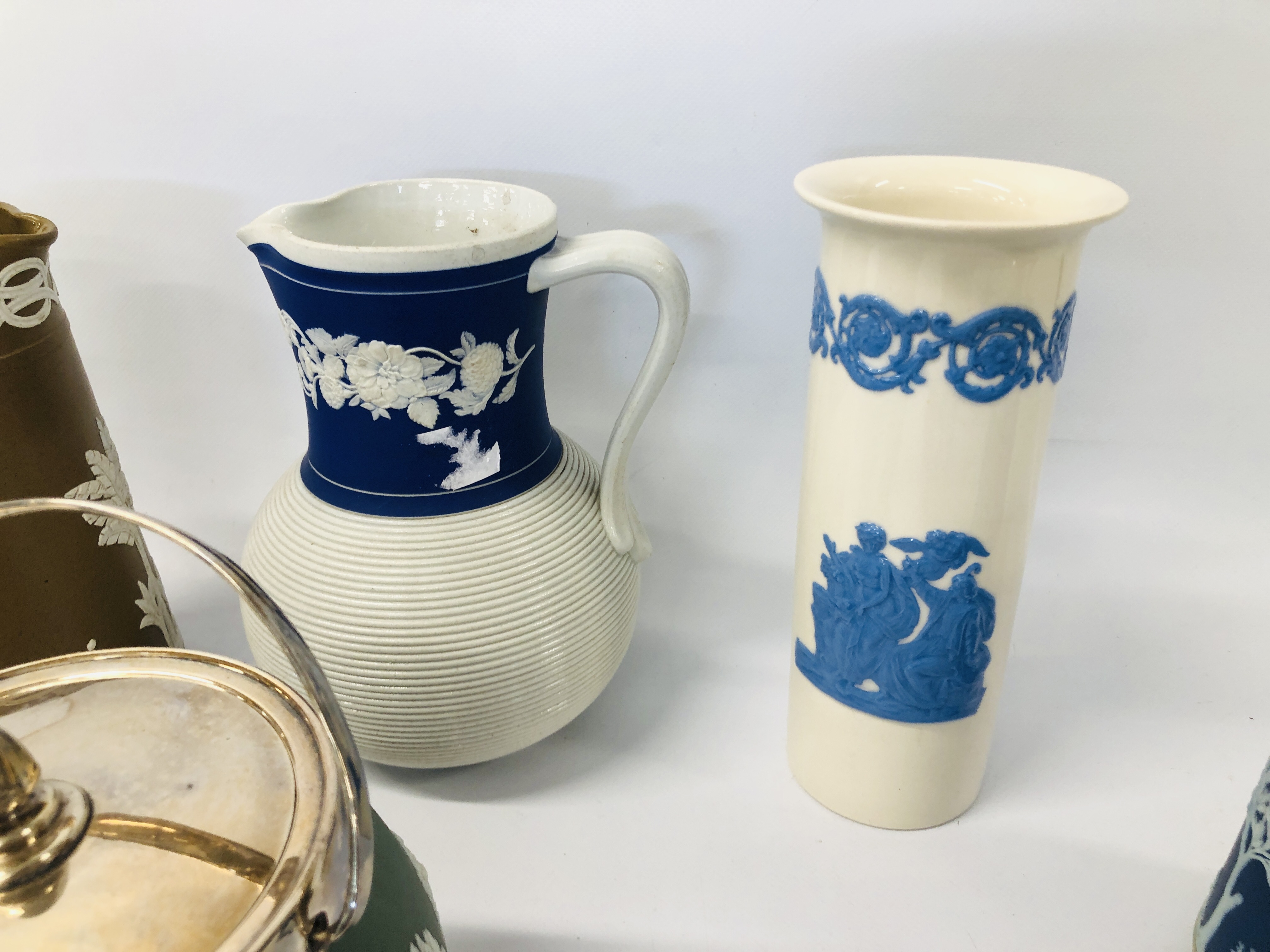 COLLECTION OF VINTAGE JASPERWARE AND WEDGWOOD ITEMS TO INCLUDE BISCUIT BARRELS, JUGS ETC. - Image 3 of 5