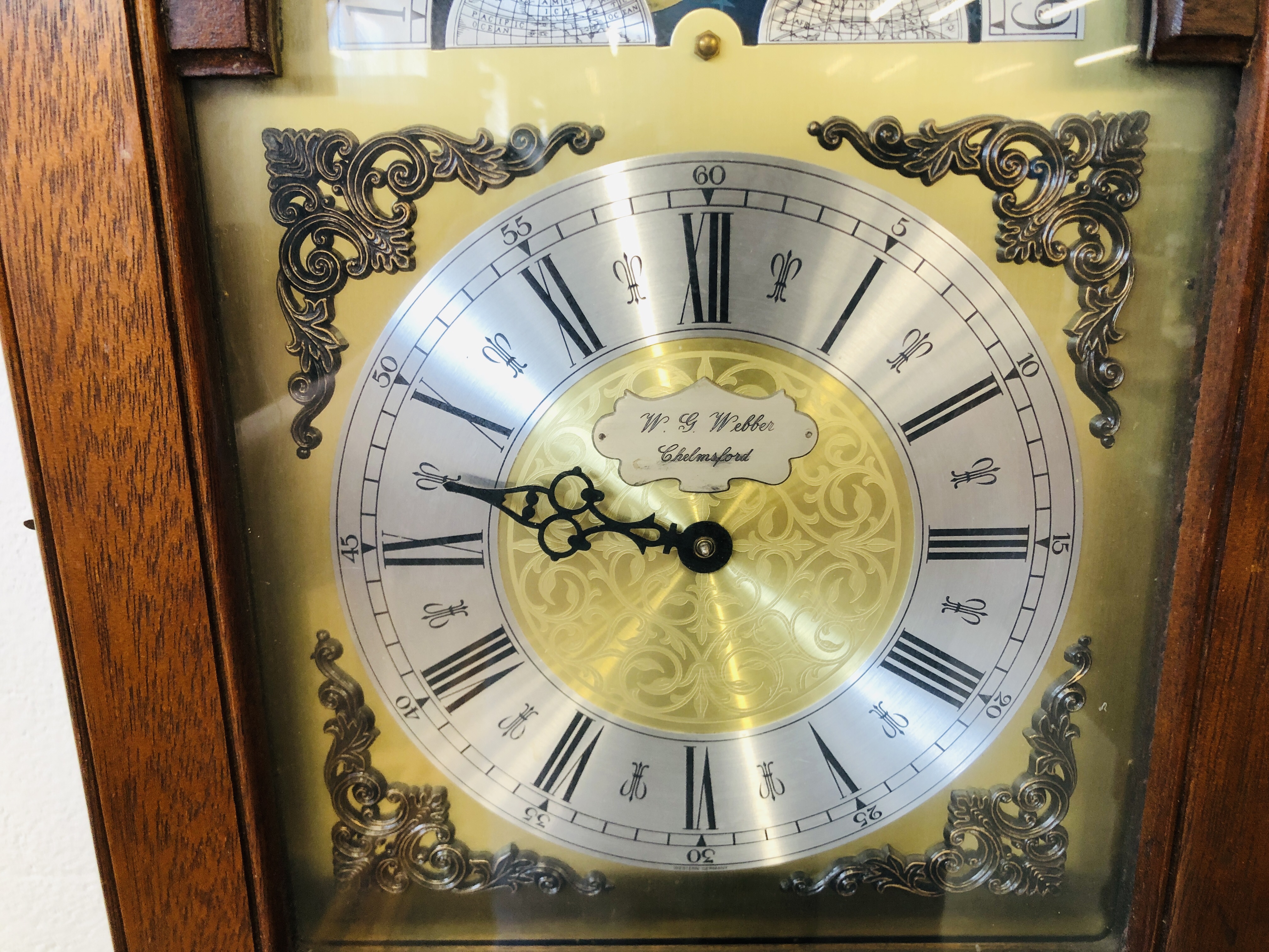 A REPRODUCTION WESTMINSTER CHIMING LONG CASE CLOCK THE DIAL MARKED W.G. - Image 3 of 9