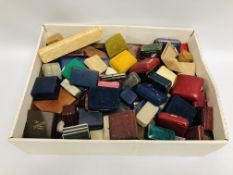LARGE BOX OF ASSORTED JEWELLERY BOXES TO INCLUDE MANY VINTAGE, ETC.