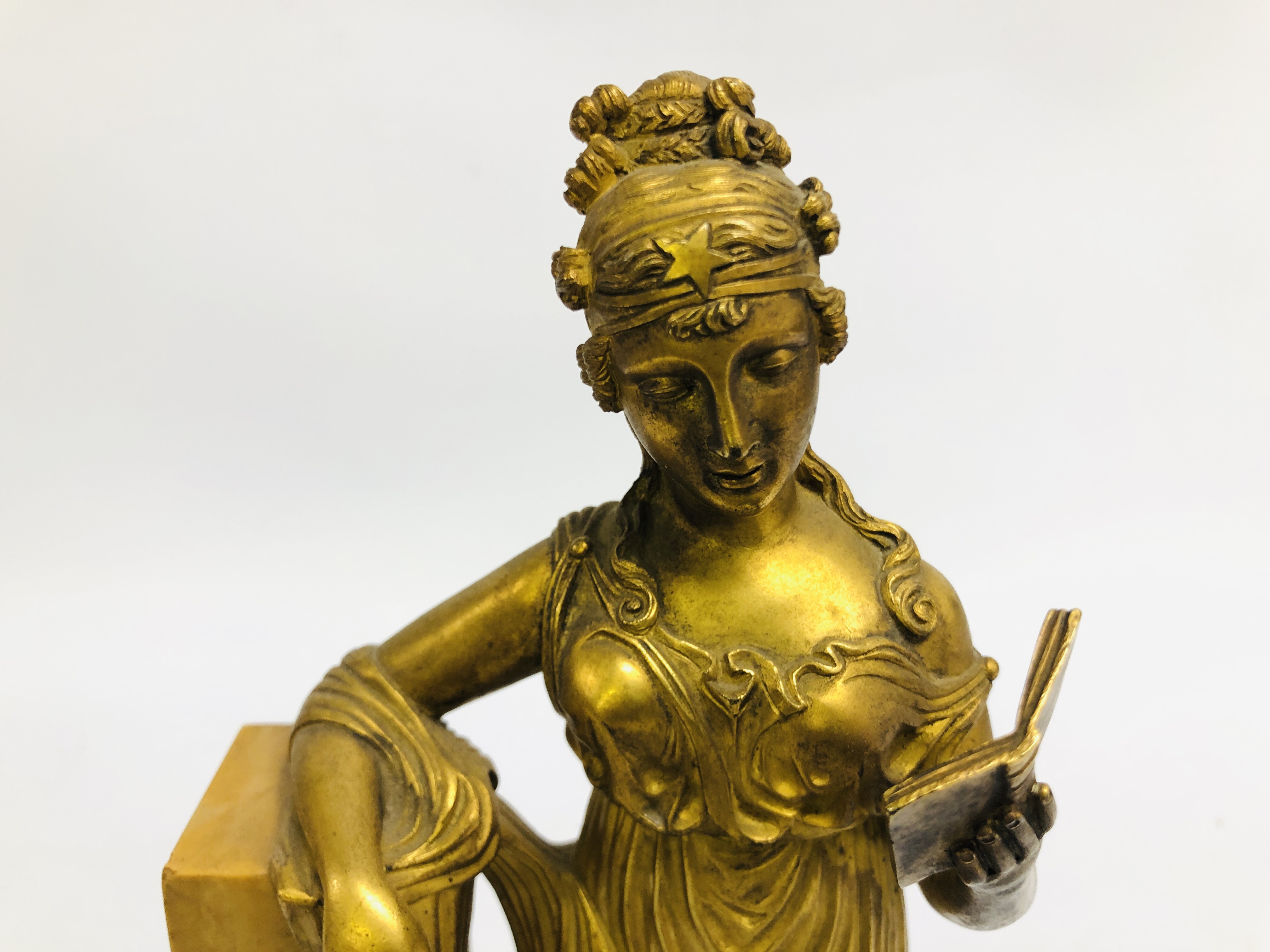 A BELLE EPOQUE GILT BRONZE FIGURE OF A STANDING WOMAN IN CLASSICAL DRESS, READING FROM A BOOK, - Image 2 of 7