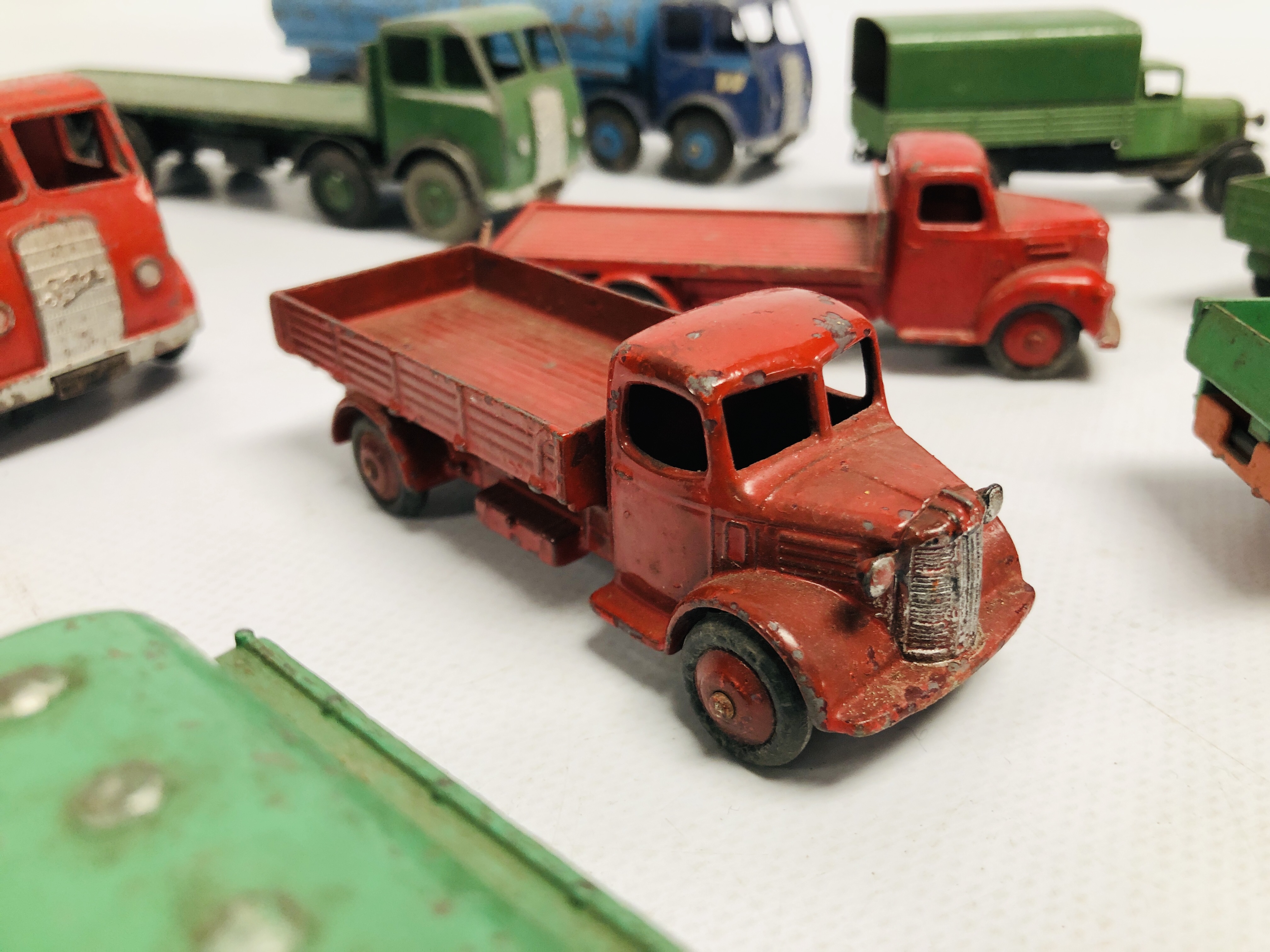 COLLECTION OF ASSORTED VINTAGE "DINKY" LORRIES AND TRUCKS TO INCLUDE 3 X FODEN, FORDSON, DODGE, - Image 7 of 13
