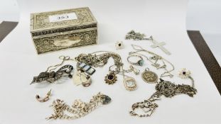 SMALL JEWELLERY BOX CONTAINING MIXED SILVER JEWELLERY INCLUDING MARCASITE BROOCH, EARRINGS,